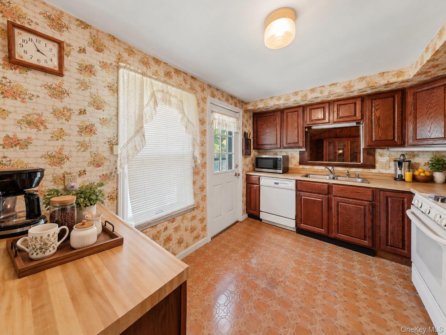 401 Ruskey Lane – For Sale photo 13