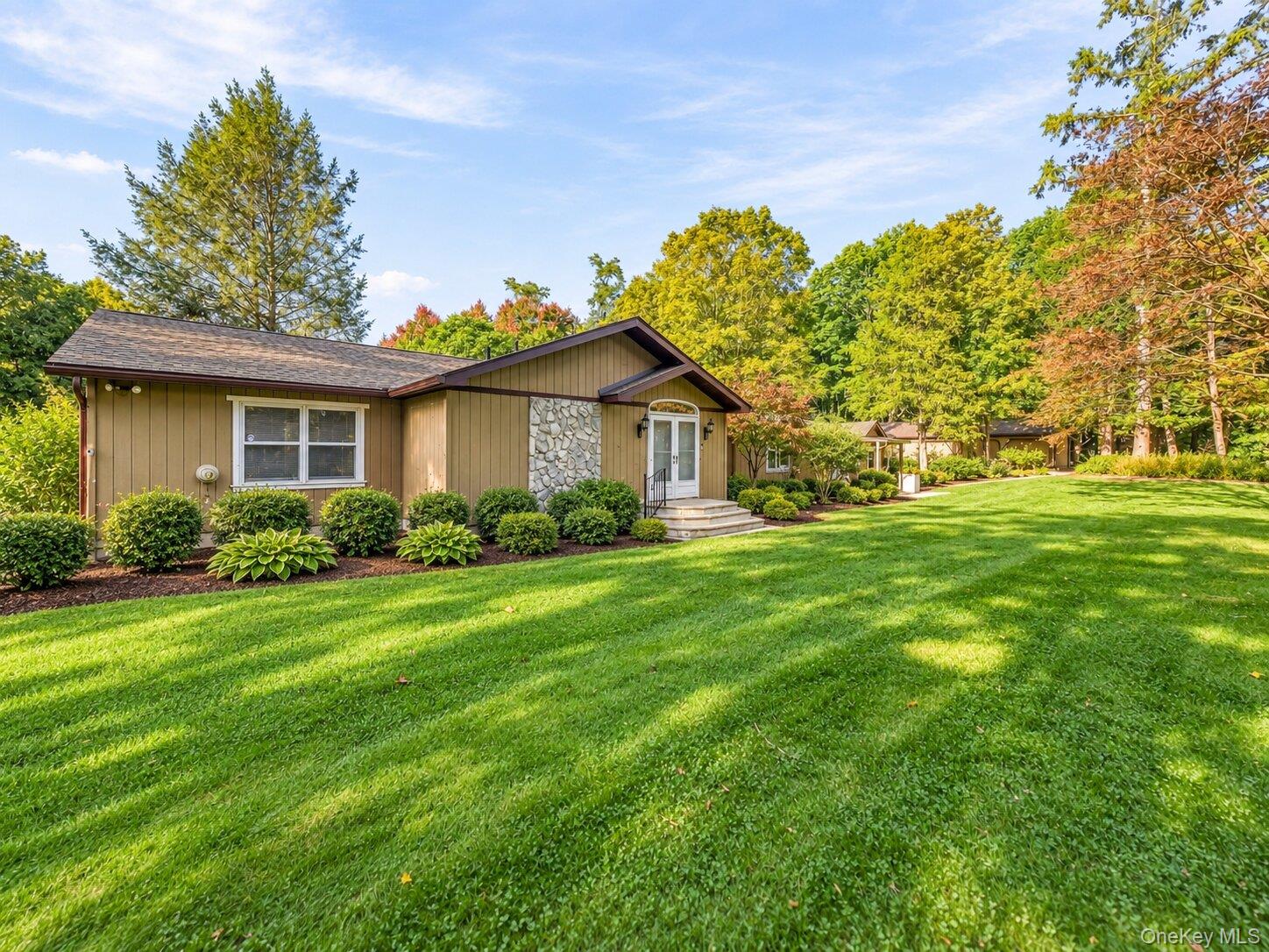 401 Ruskey Lane – For Sale photo 3