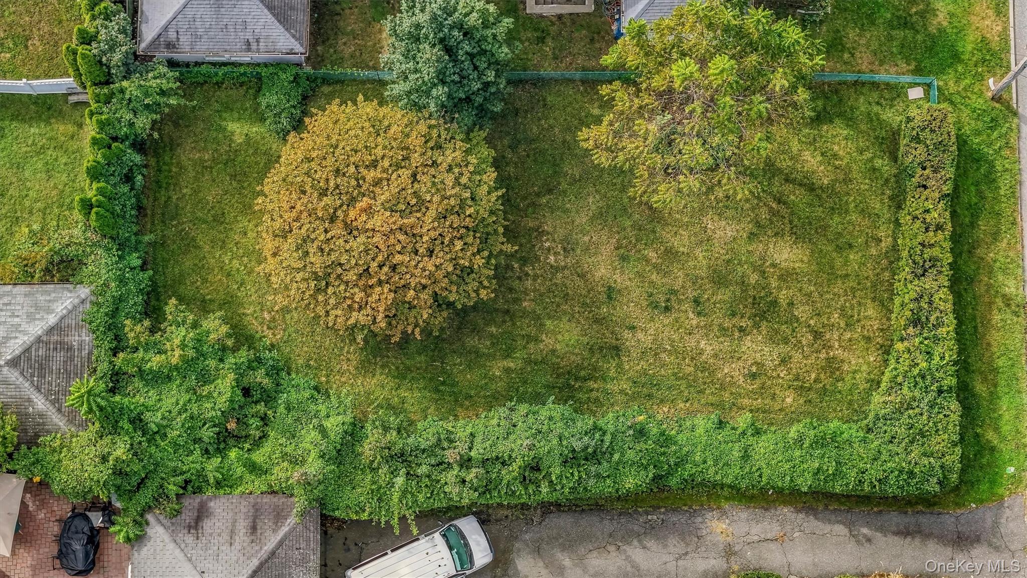 Vacant Florence Avenue – For Sale photo 3