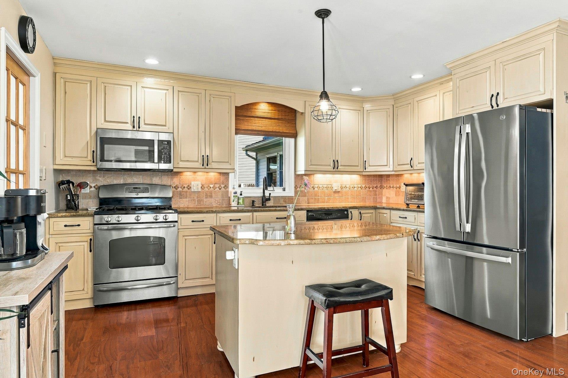 724 Sandra Avenue – For Sale photo 5