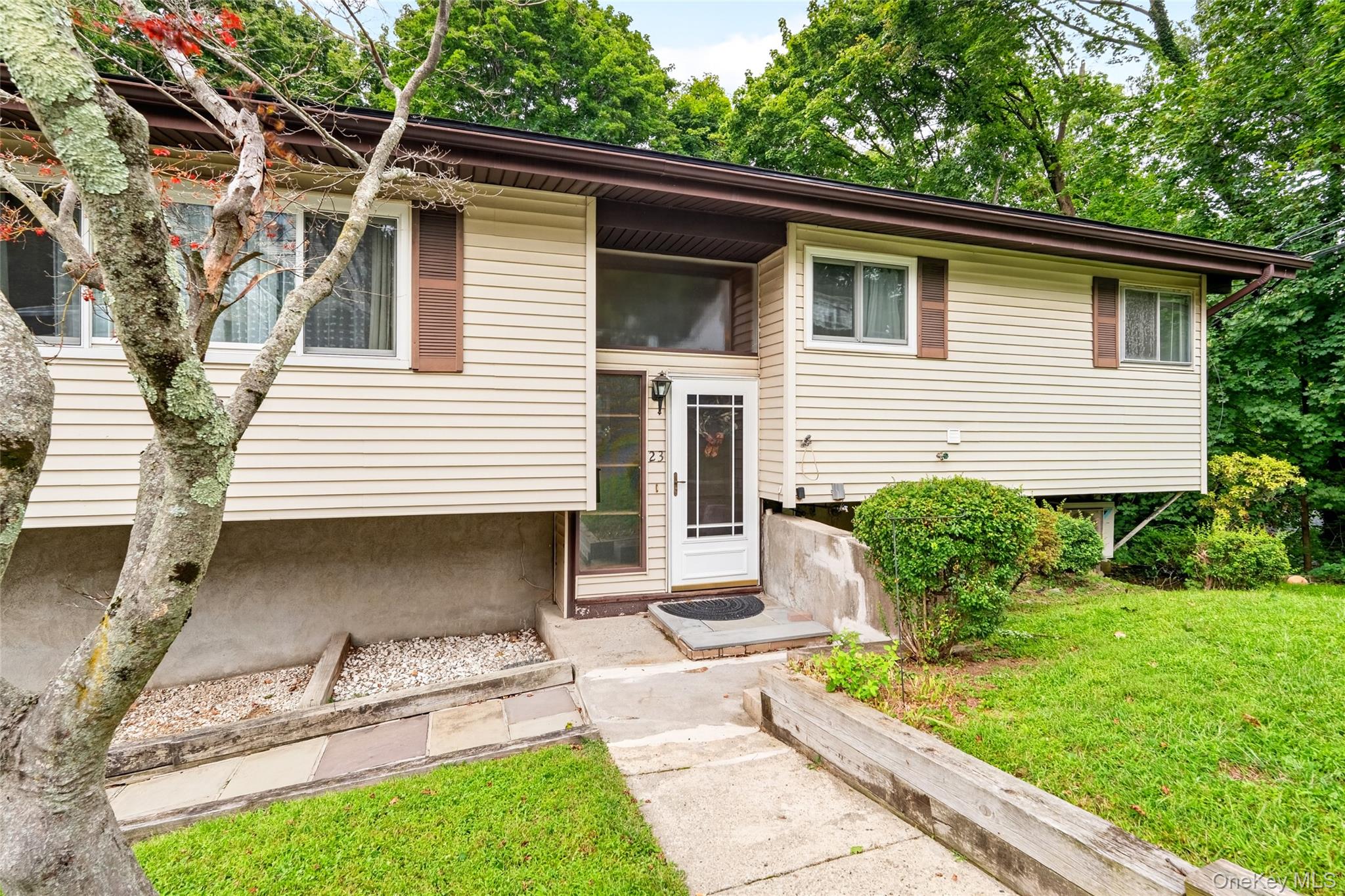 23 Howard Avenue – For Sale photo 4