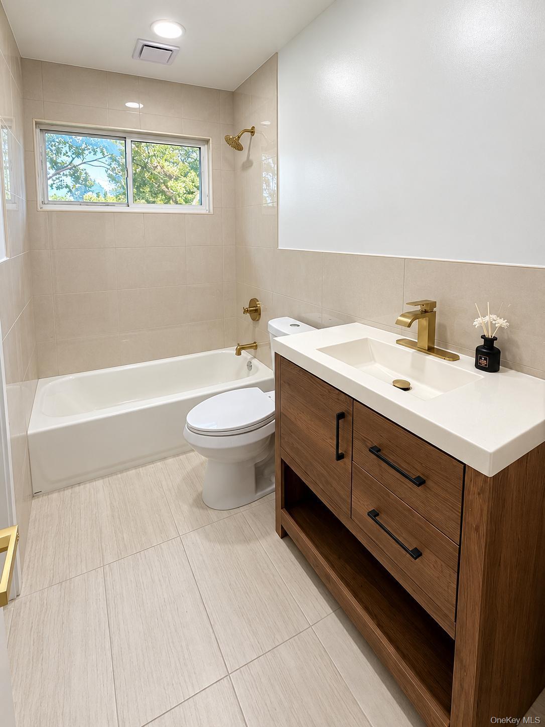 2602 Knickerbocker Avenue – For Sale photo 12