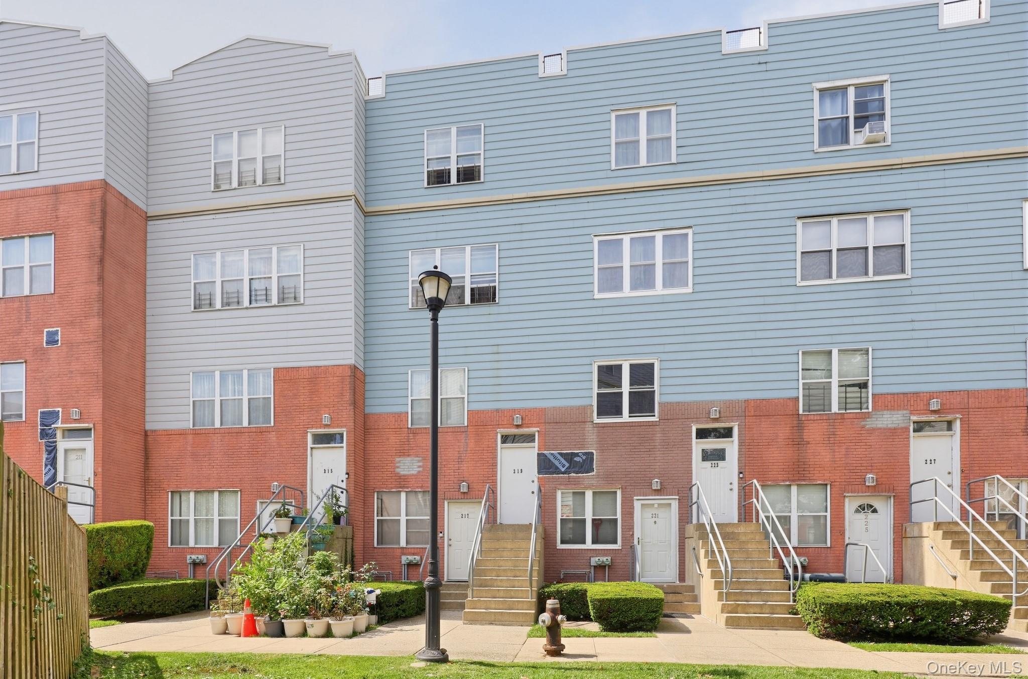 219 Admiral Lane, Unit 2219H