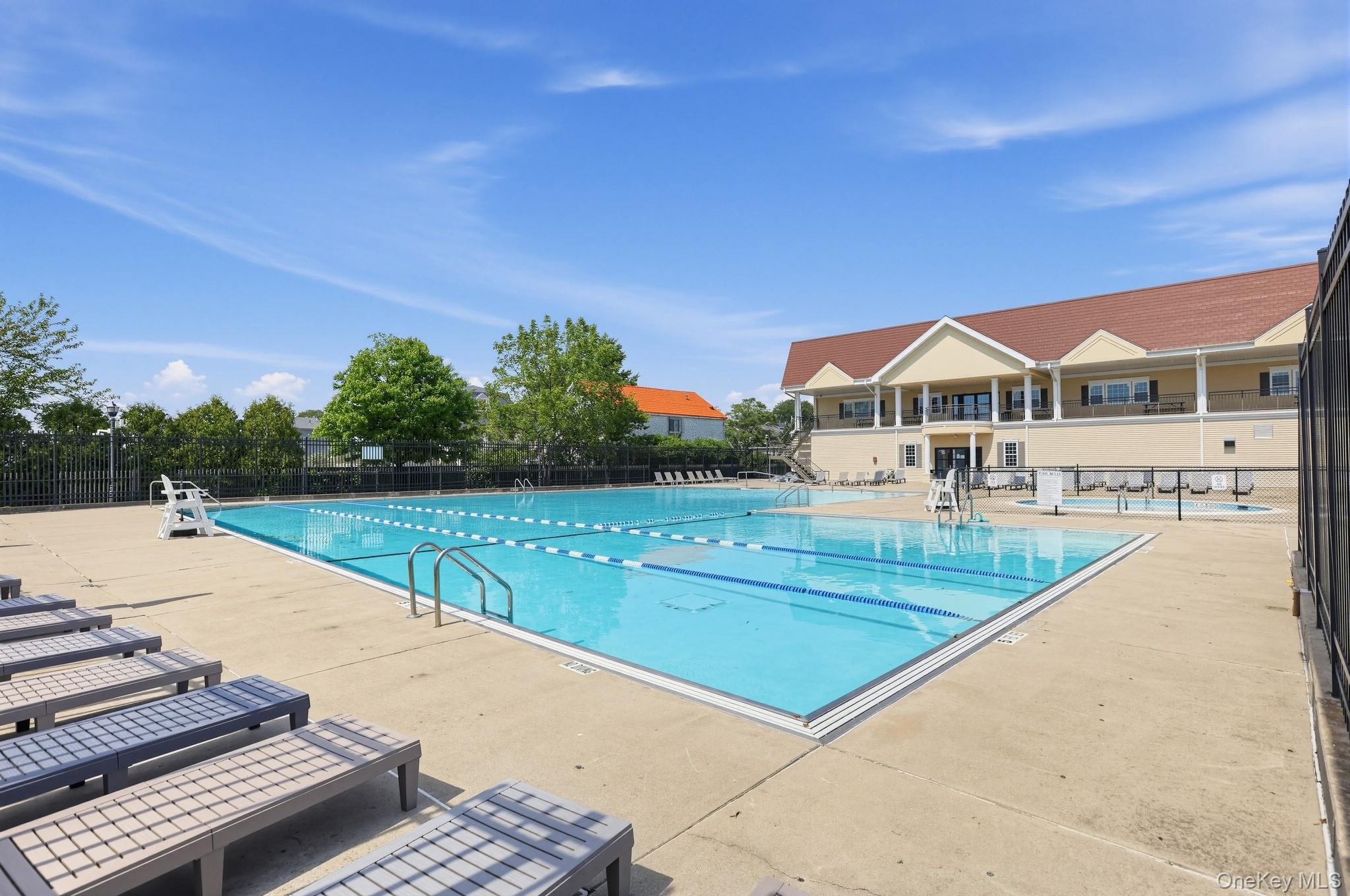 219 Admiral Lane, Unit 2219H photo 9