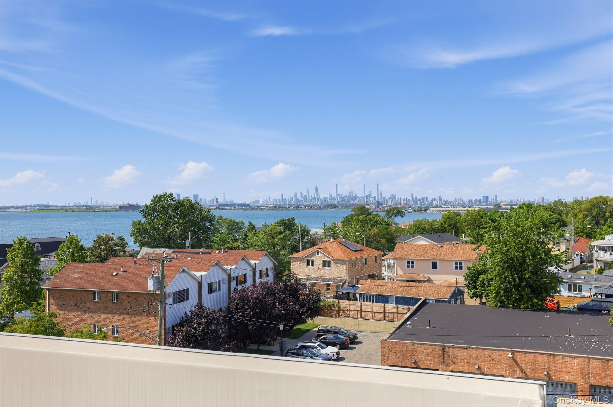 219 Admiral Lane, Unit 2219H photo 2