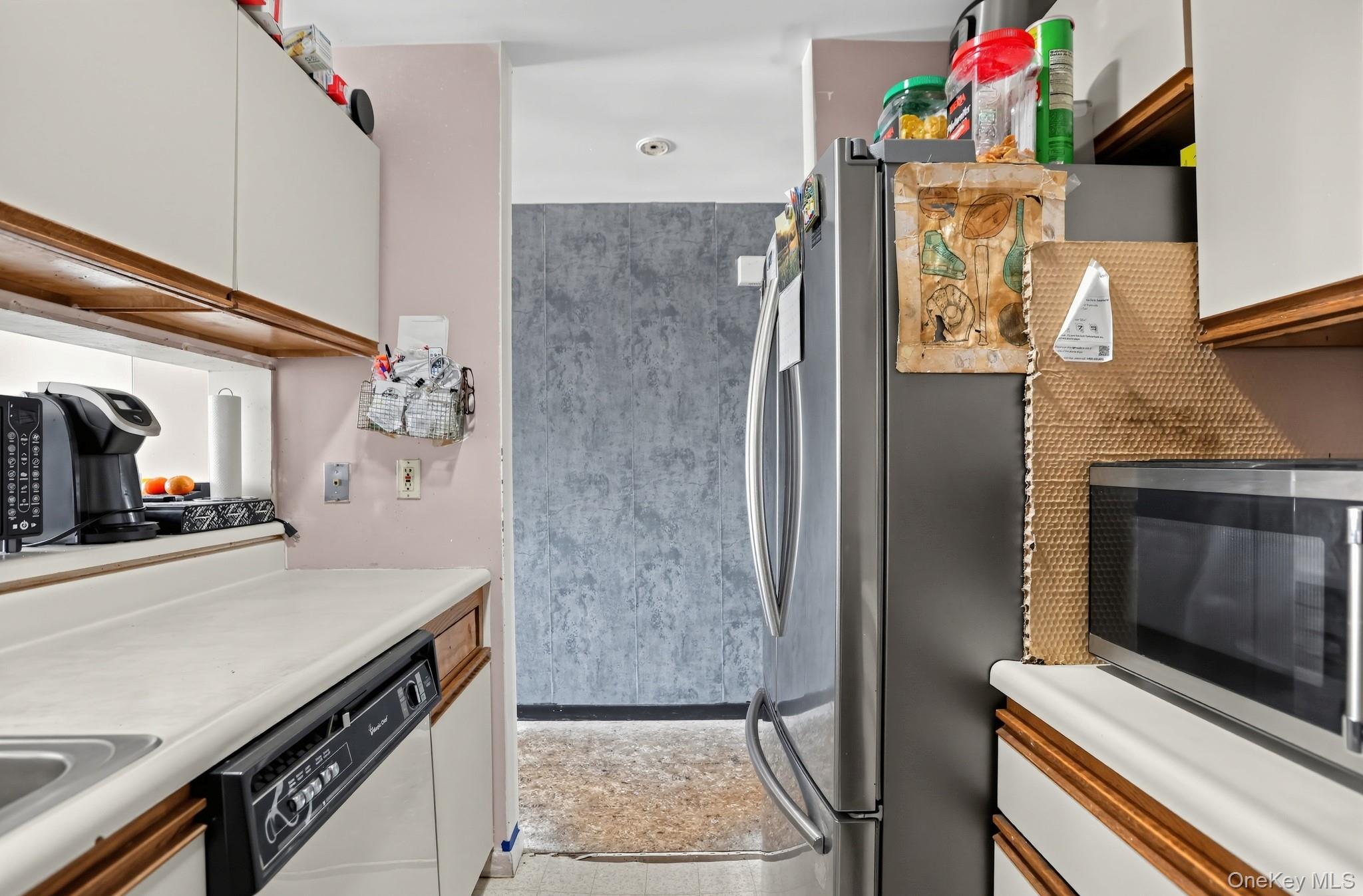219 Admiral Lane, Unit 2219H photo 17