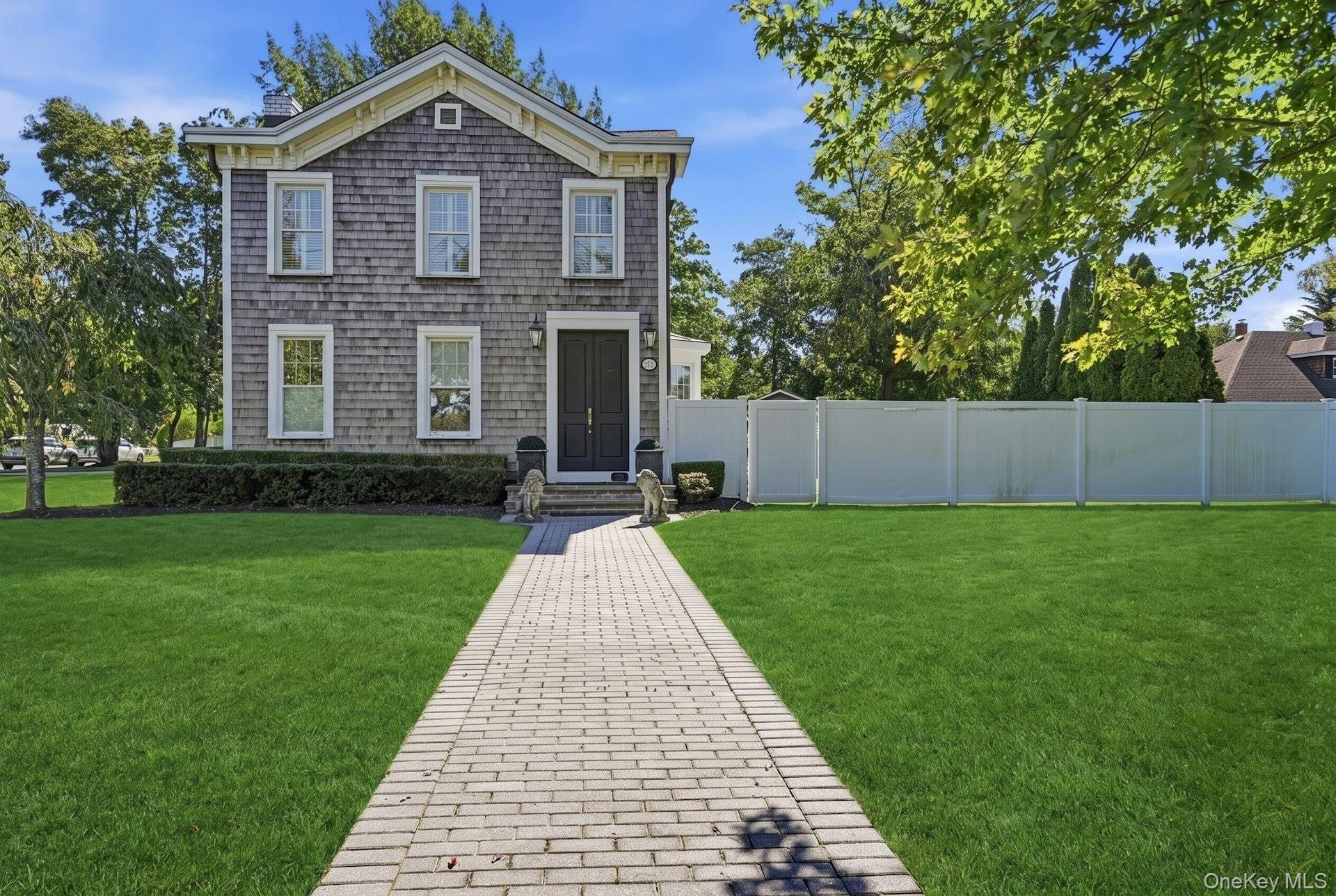 354 Middle Road – For Sale photo 3