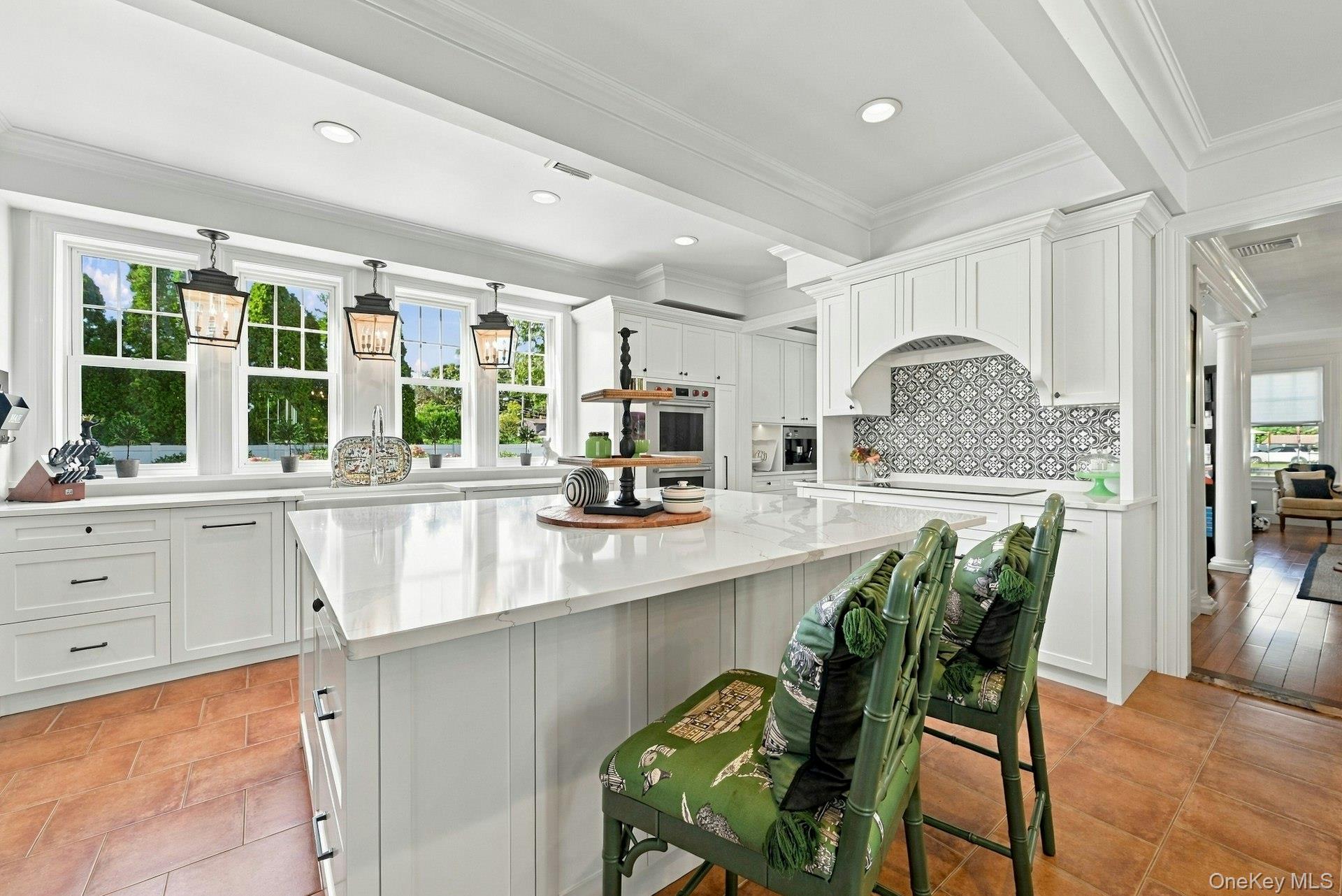 354 Middle Road – For Sale photo 6