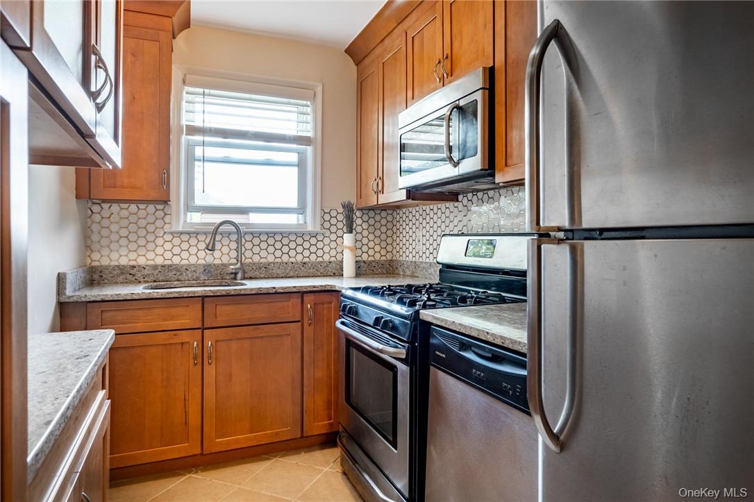 33 E Grand Street, Unit C2C photo 5