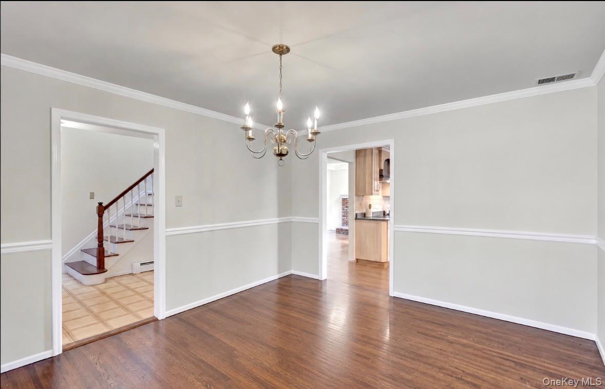 15 Tobi Lane – For Sale photo 9
