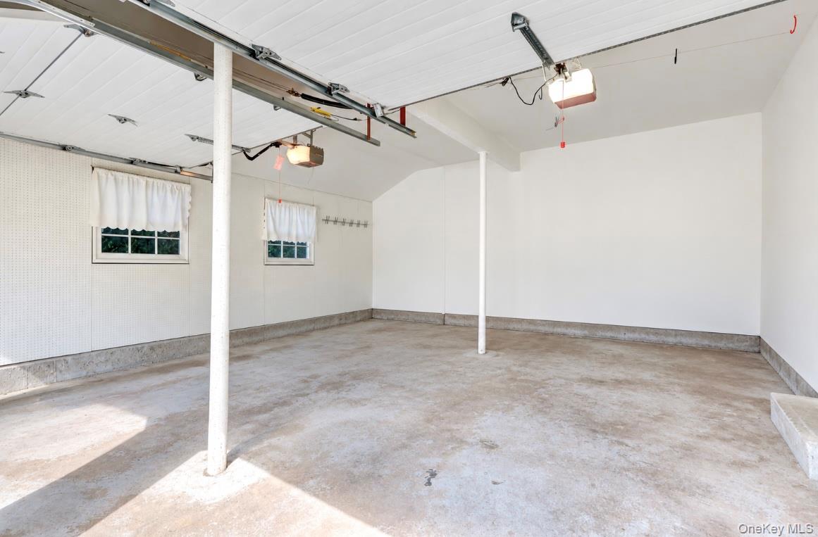 15 Tobi Lane – For Sale photo 34