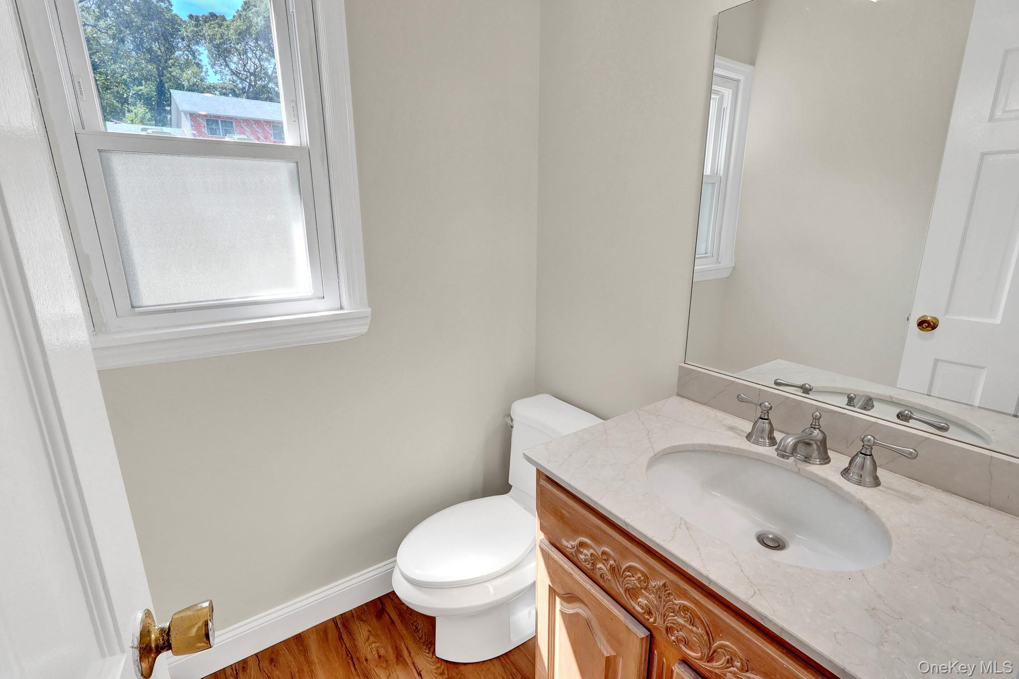15 Tobi Lane – For Sale photo 18