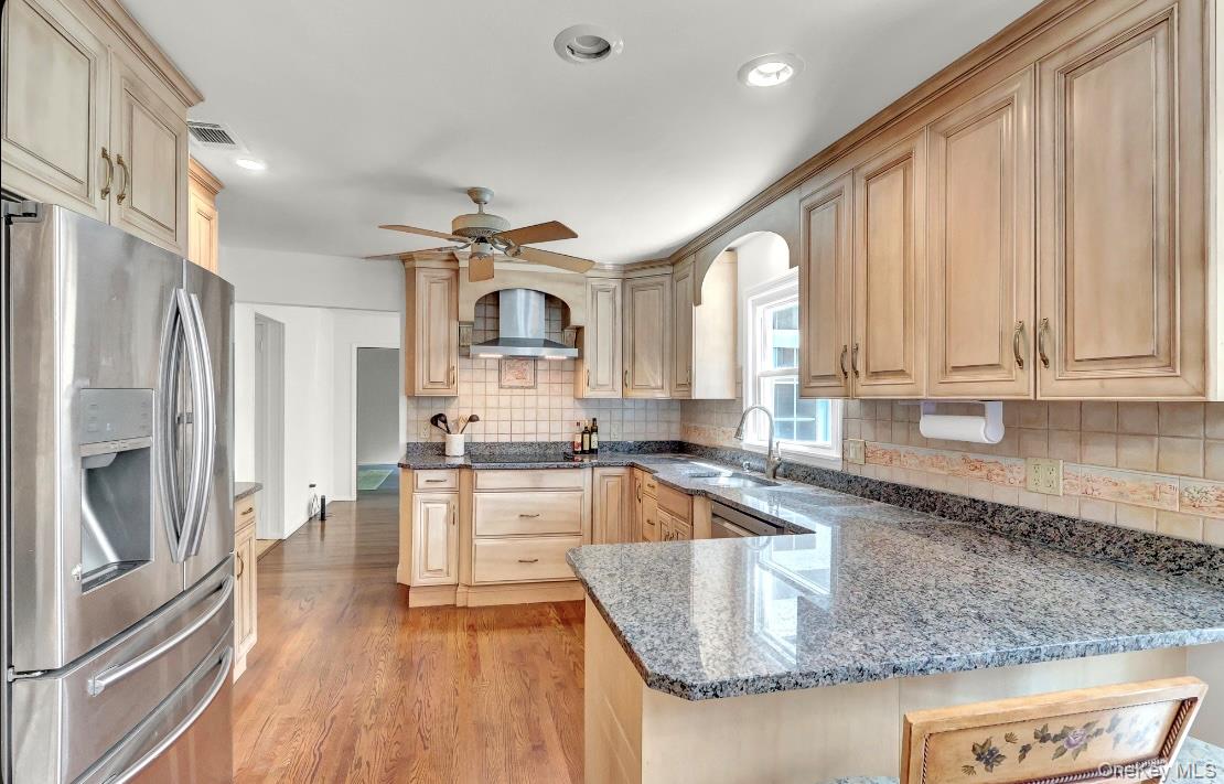 15 Tobi Lane – For Sale photo 6