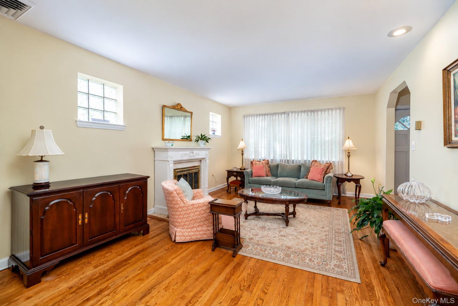 455 Morris Avenue – For Sale photo 3