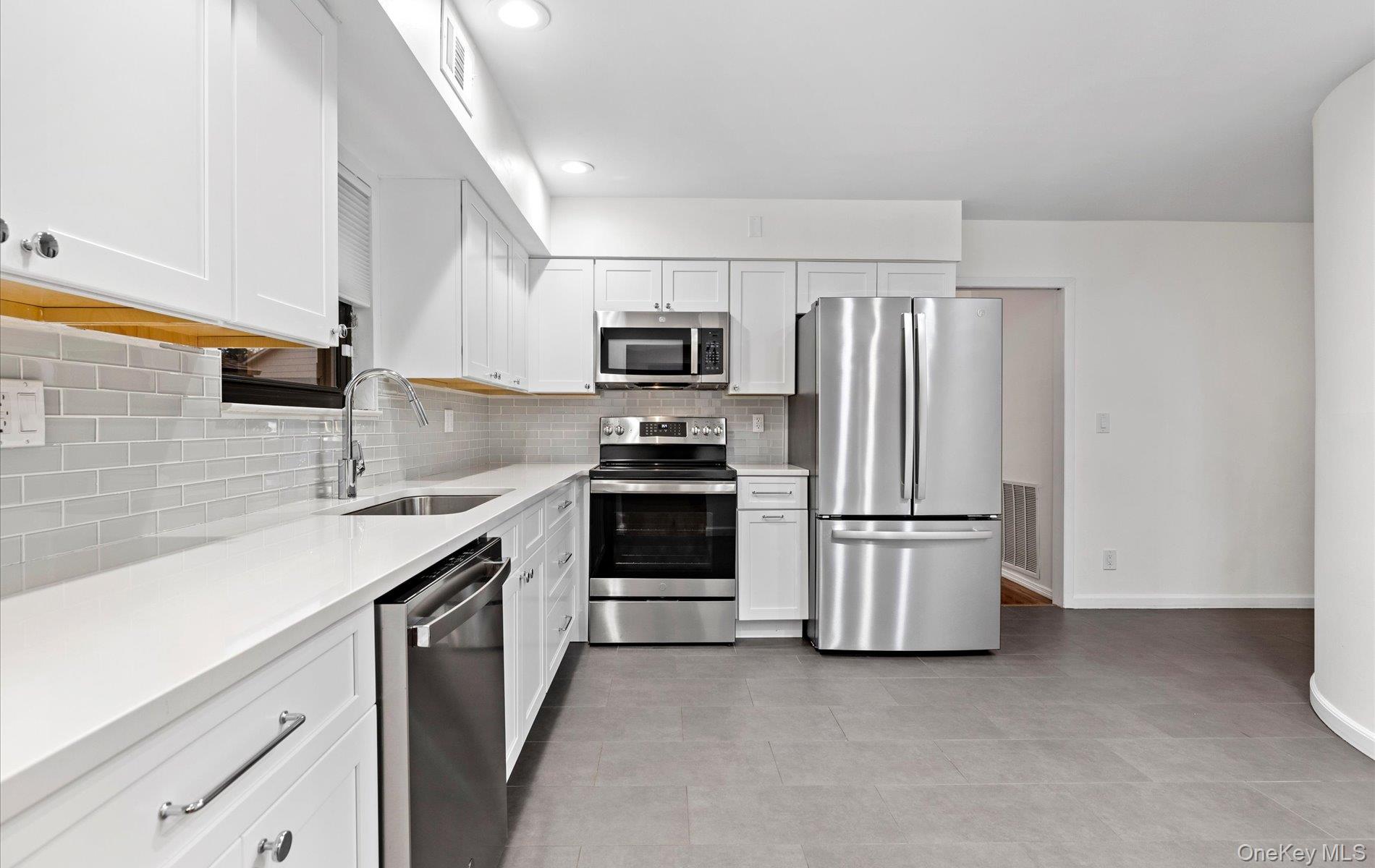 15 Pond Path – For Rent photo 7