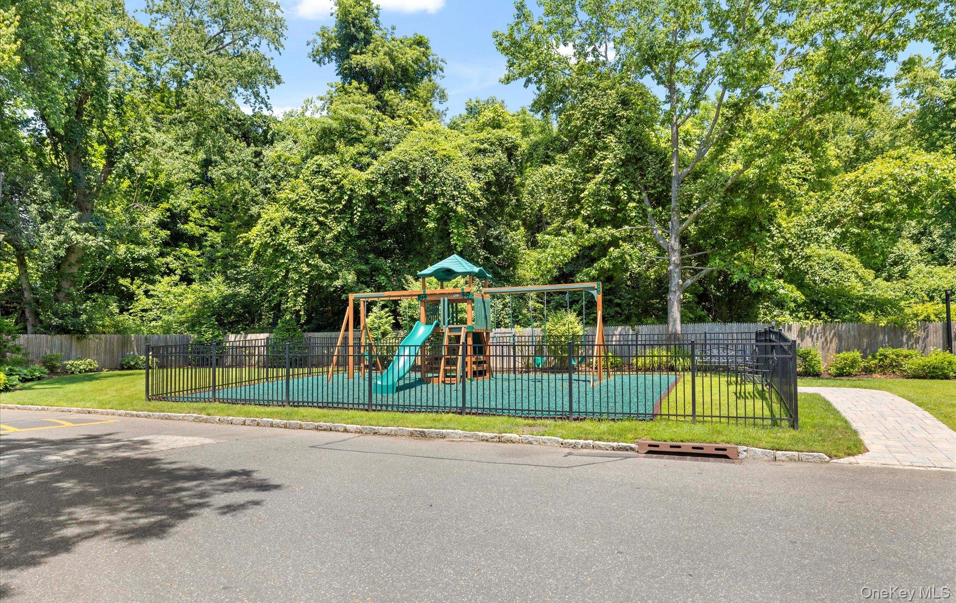 15 Pond Path – For Rent photo 23
