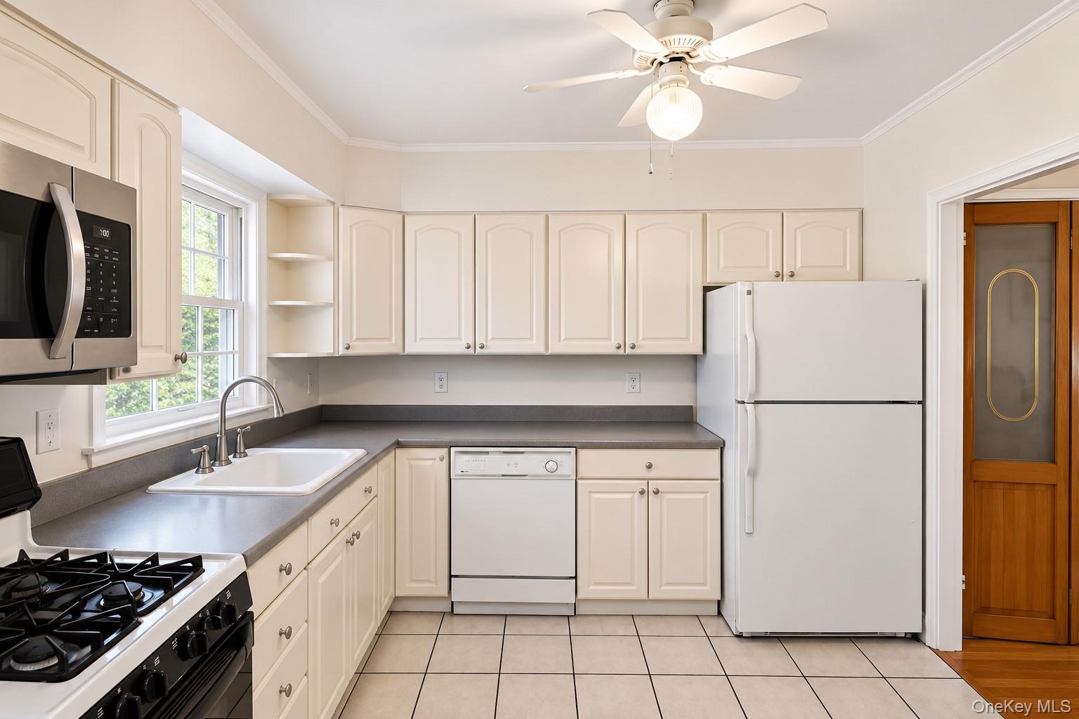 173 Pembrook Drive – For Sale photo 2