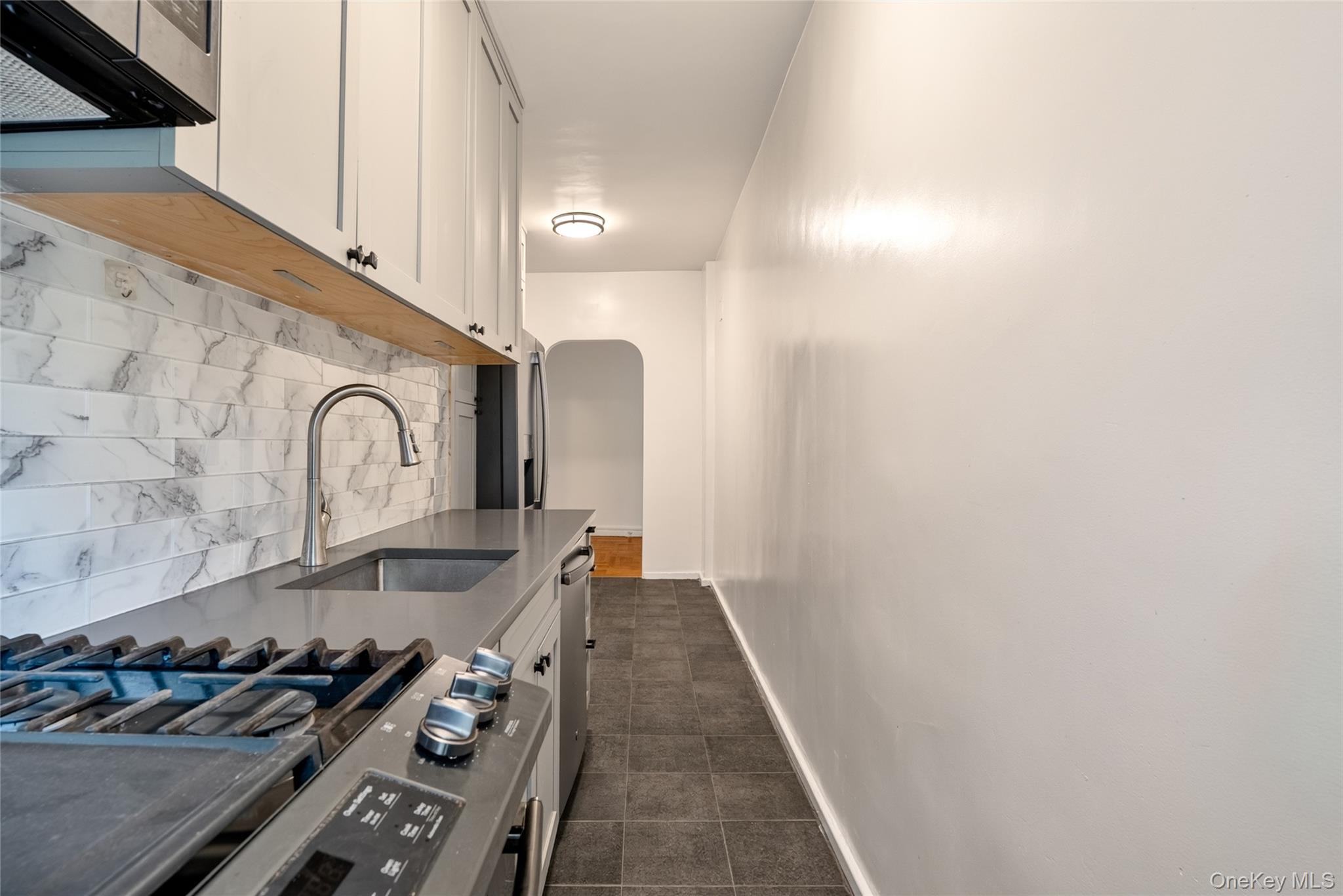 601 Pelham Parkway N, Unit 315 photo 14