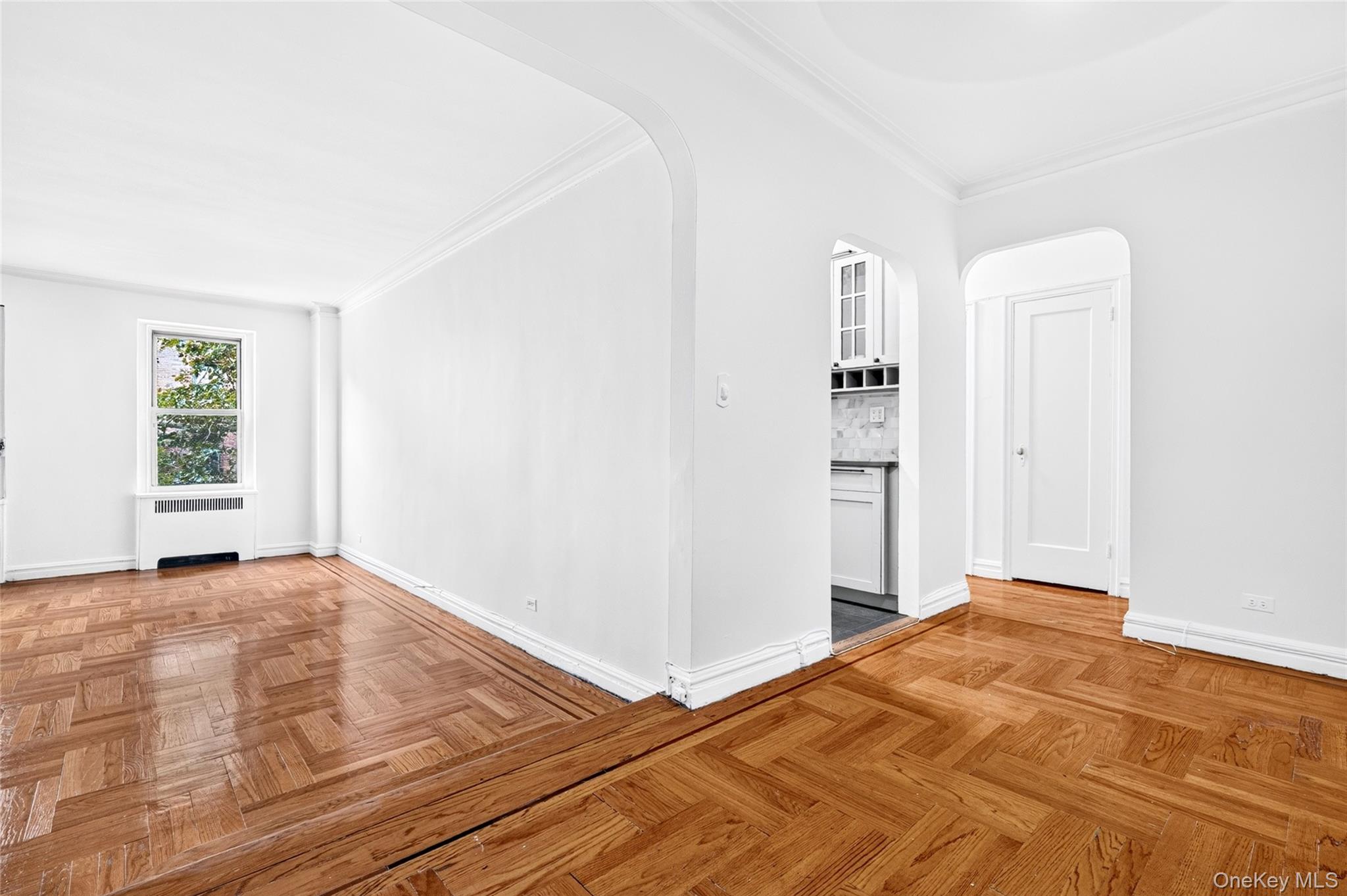 601 Pelham Parkway N, Unit 315 photo 5