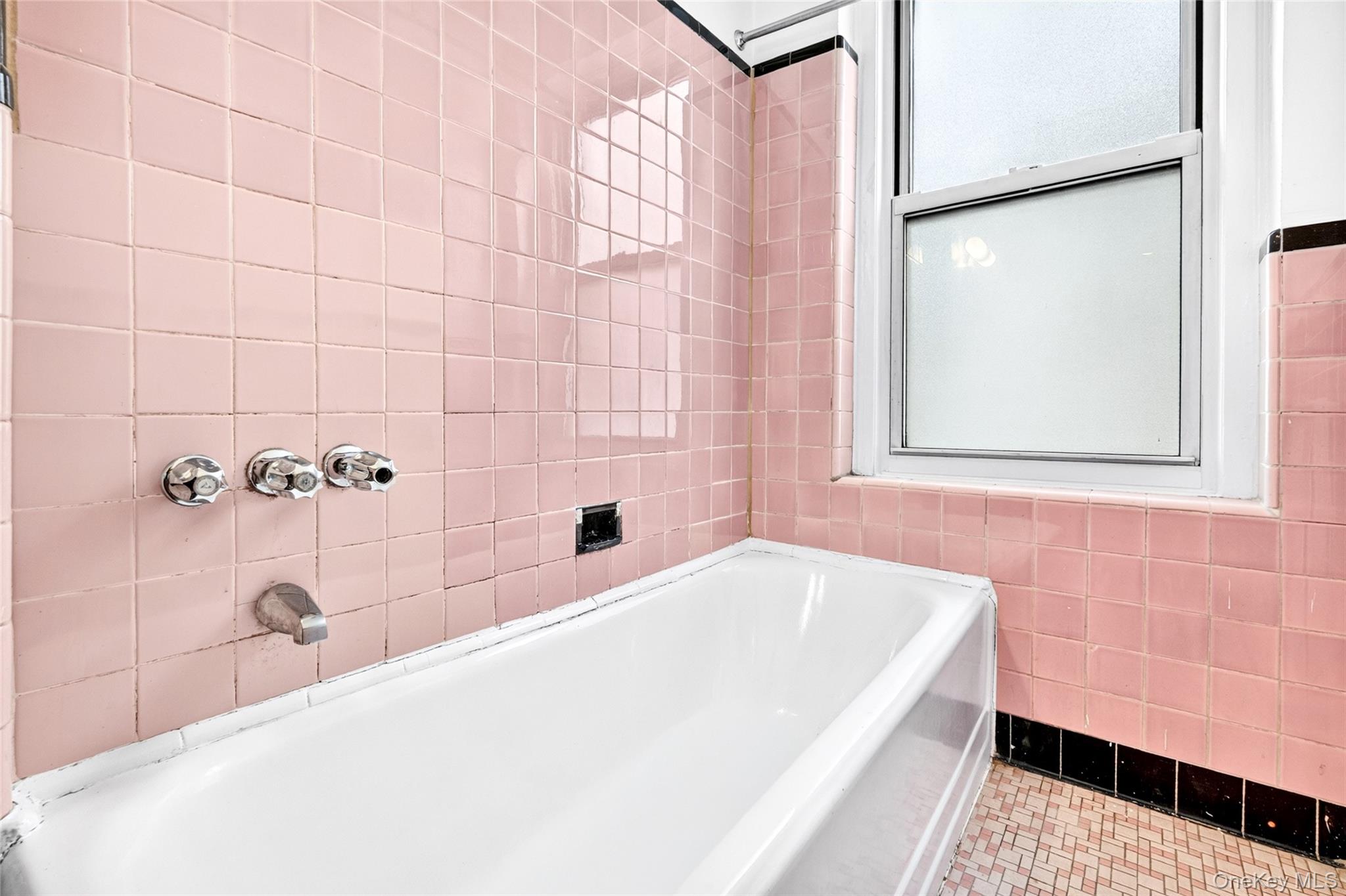 601 Pelham Parkway N, Unit 315 photo 28