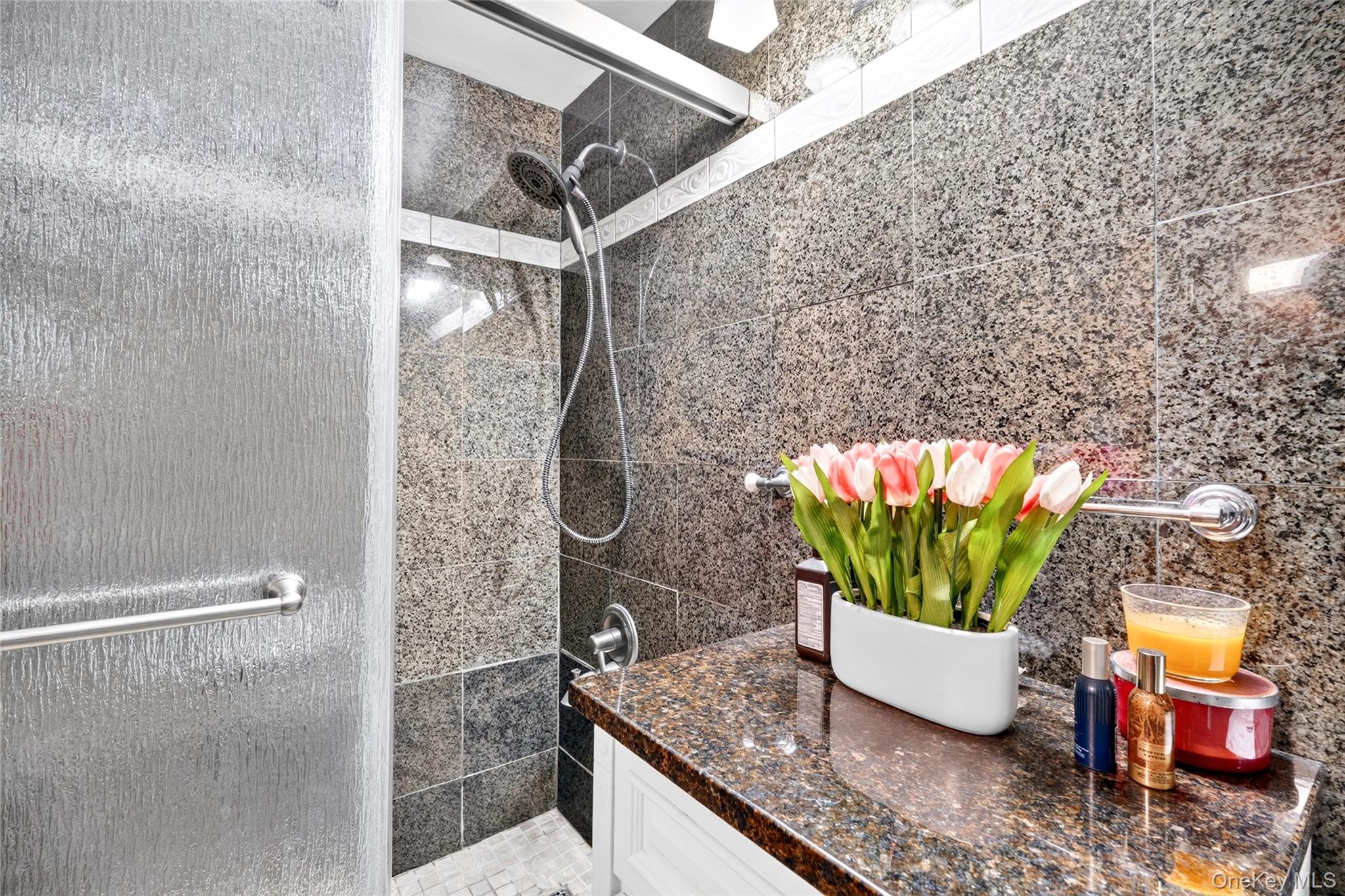 5 Fordham Hill Oval, Unit 16B photo 43