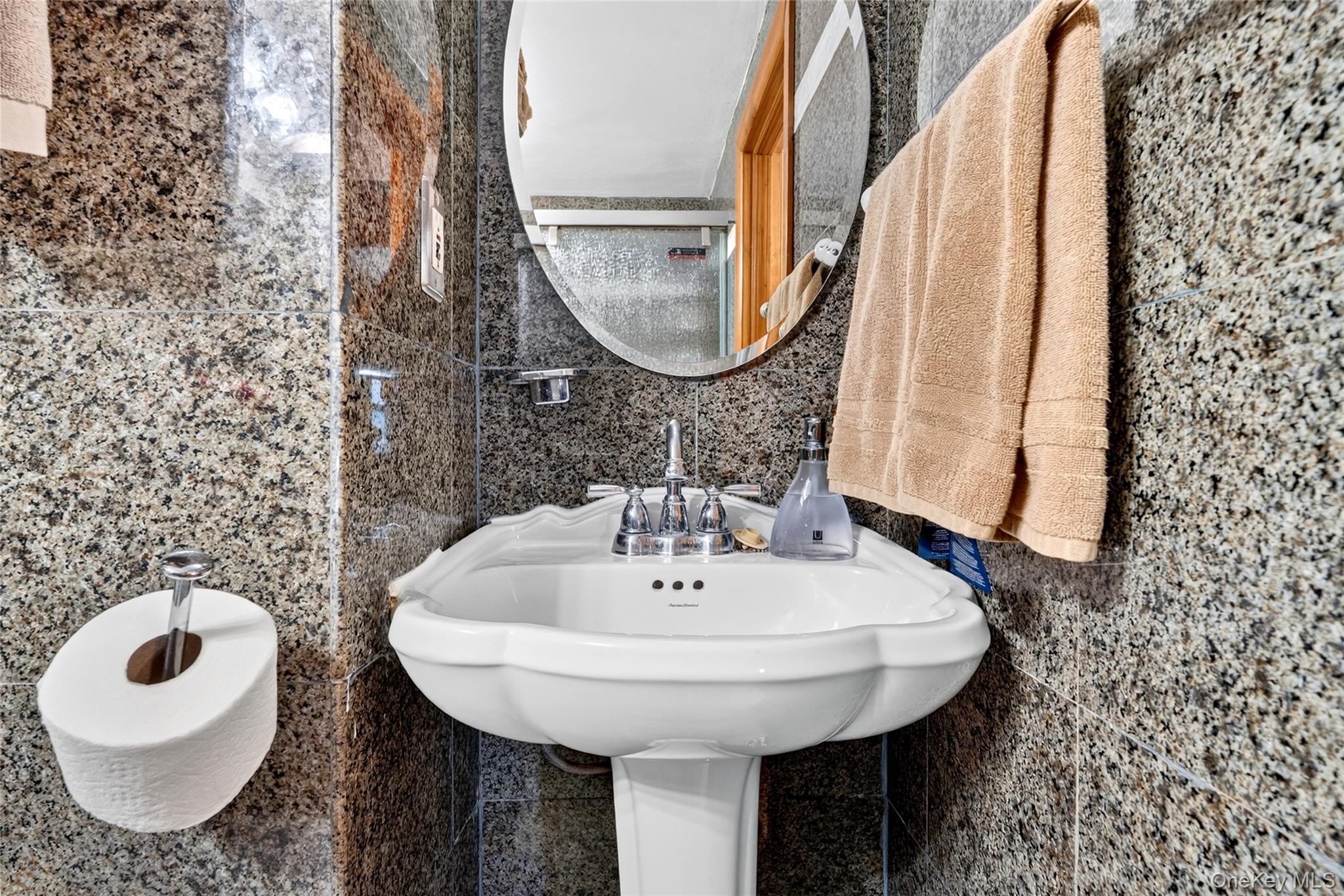 5 Fordham Hill Oval, Unit 16B photo 42