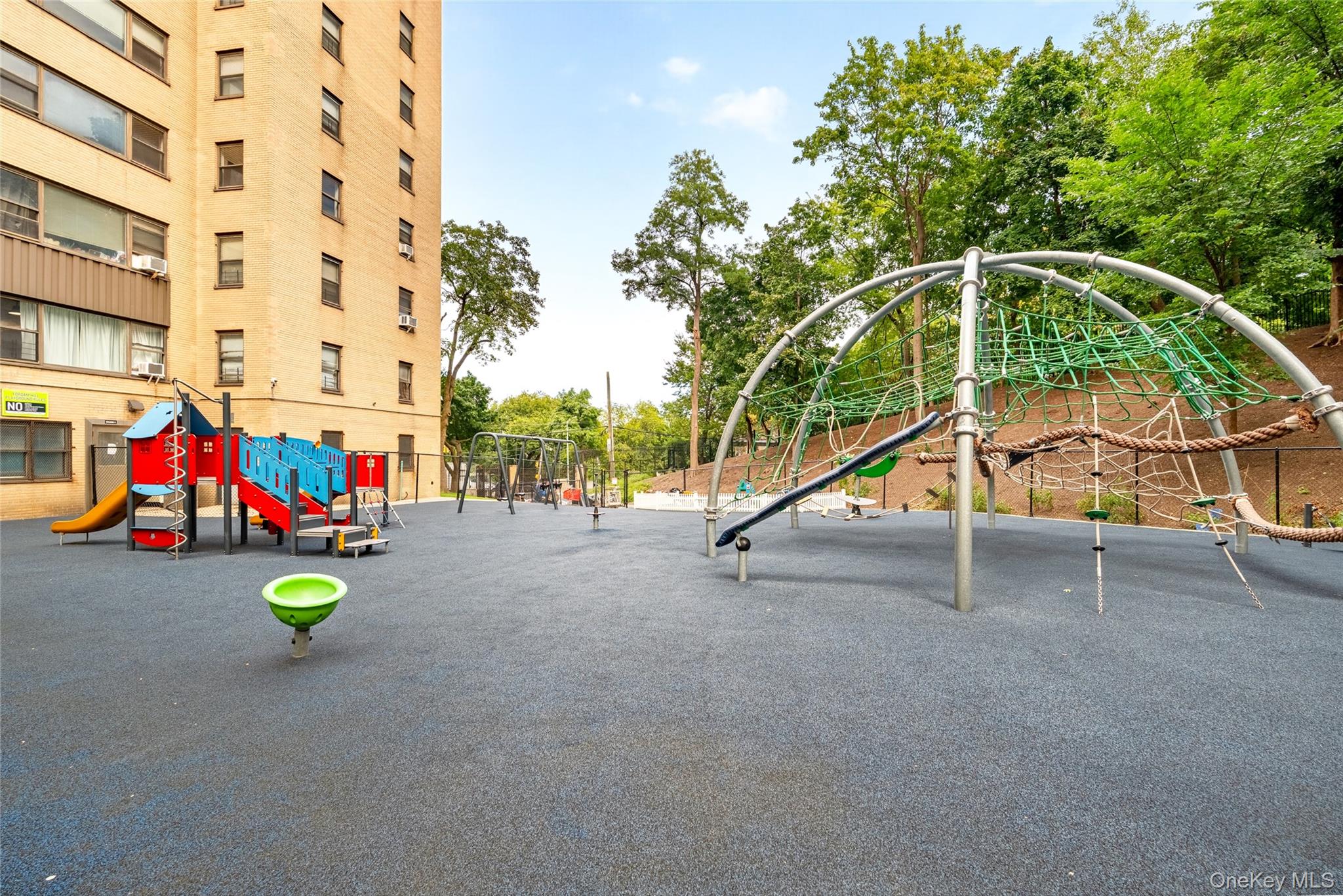 5 Fordham Hill Oval, Unit 16B photo 11