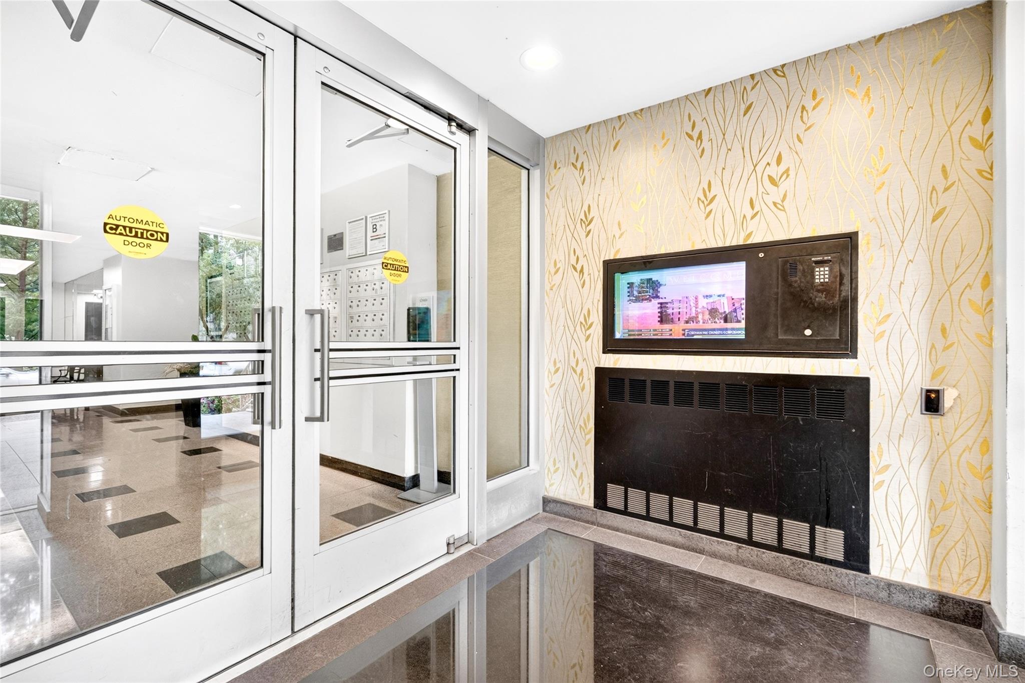 5 Fordham Hill Oval, Unit 16B photo 19