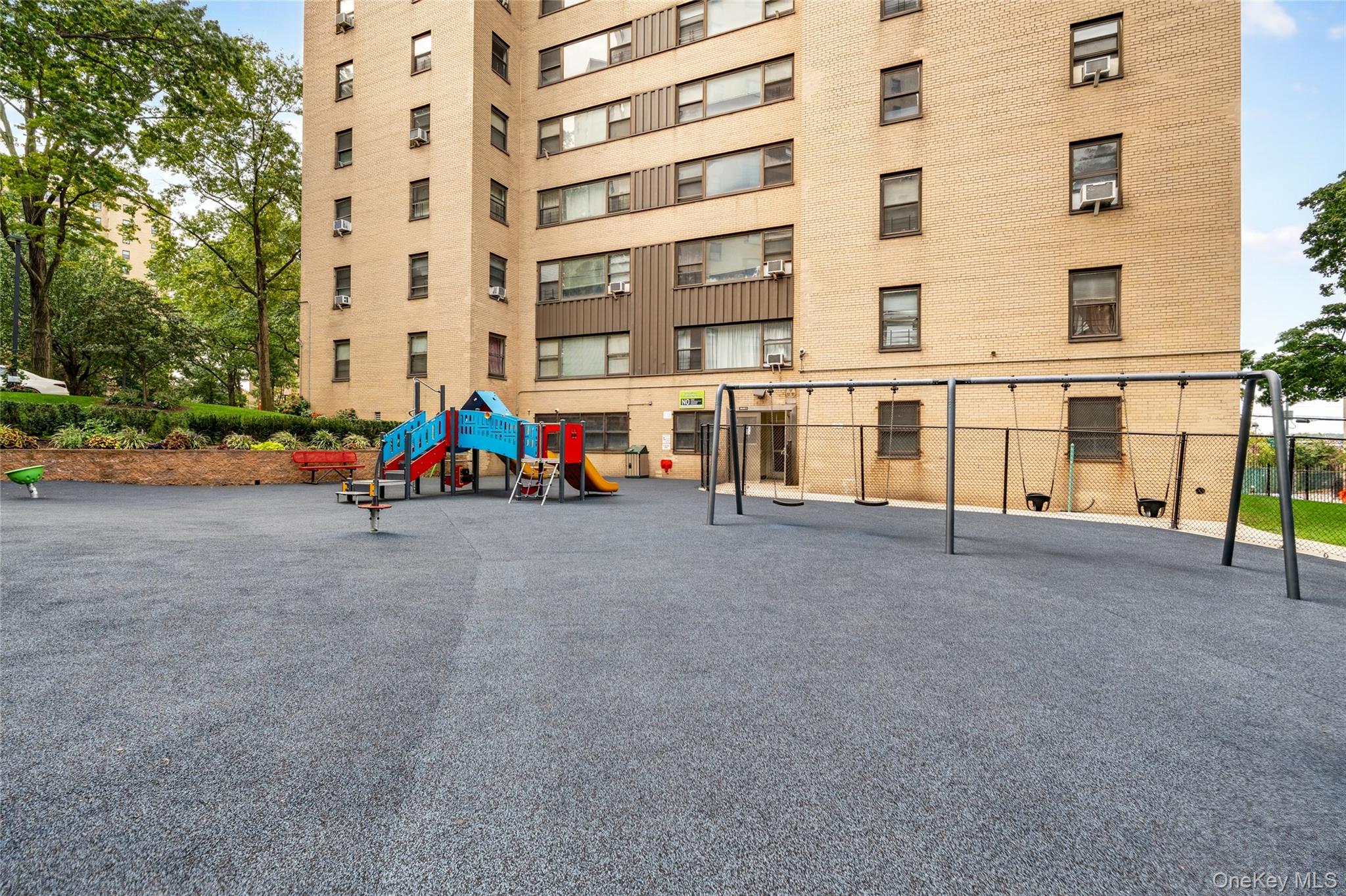 5 Fordham Hill Oval, Unit 16B photo 45