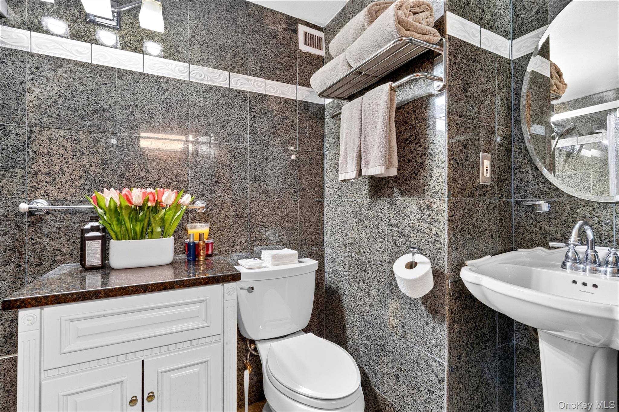 5 Fordham Hill Oval, Unit 16B photo 41