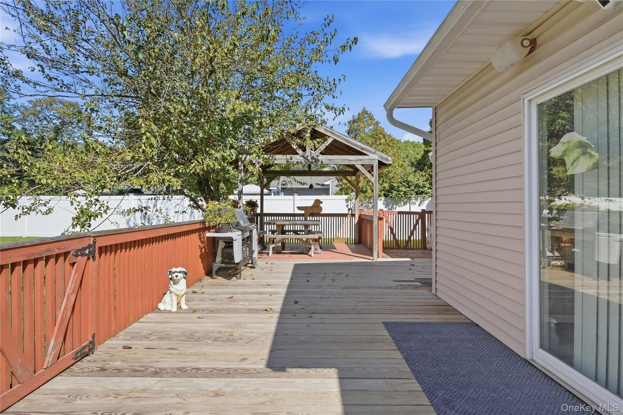 98 Smith Avenue – For Sale photo 24