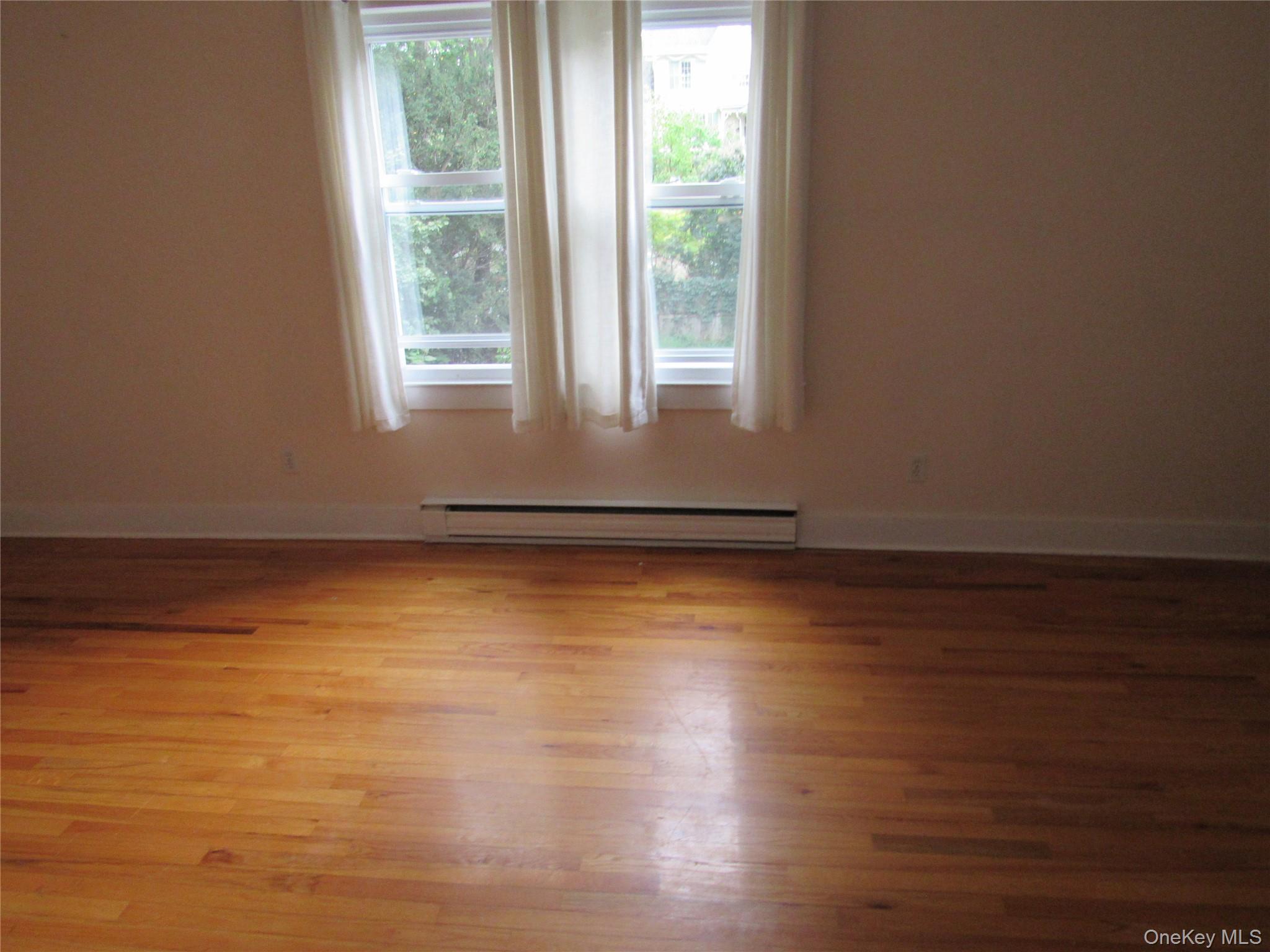 15 Phillips Place – For Rent photo 14