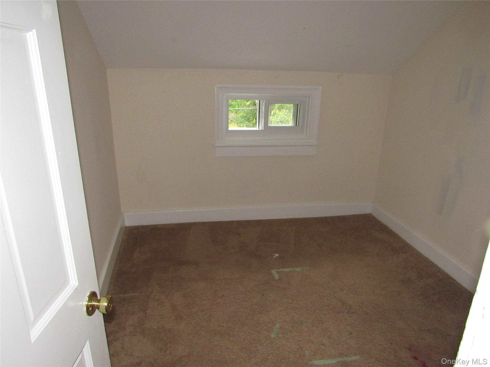 15 Phillips Place – For Rent photo 18