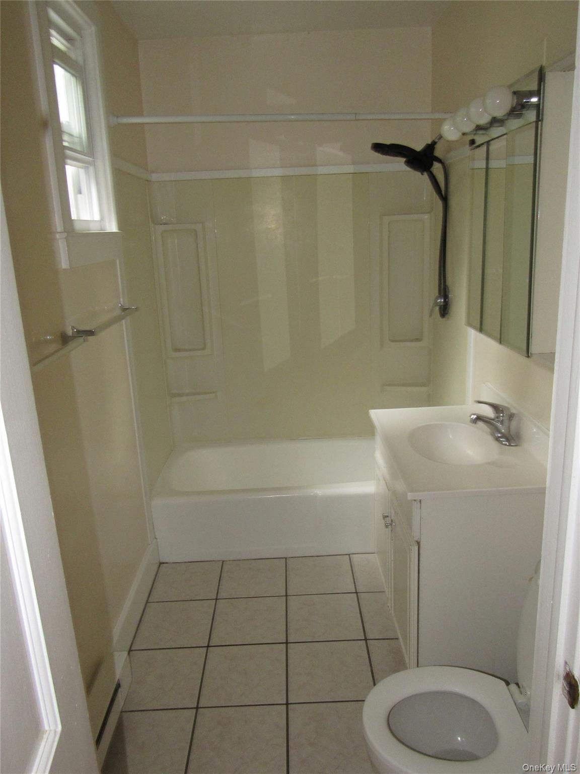 15 Phillips Place – For Rent photo 13