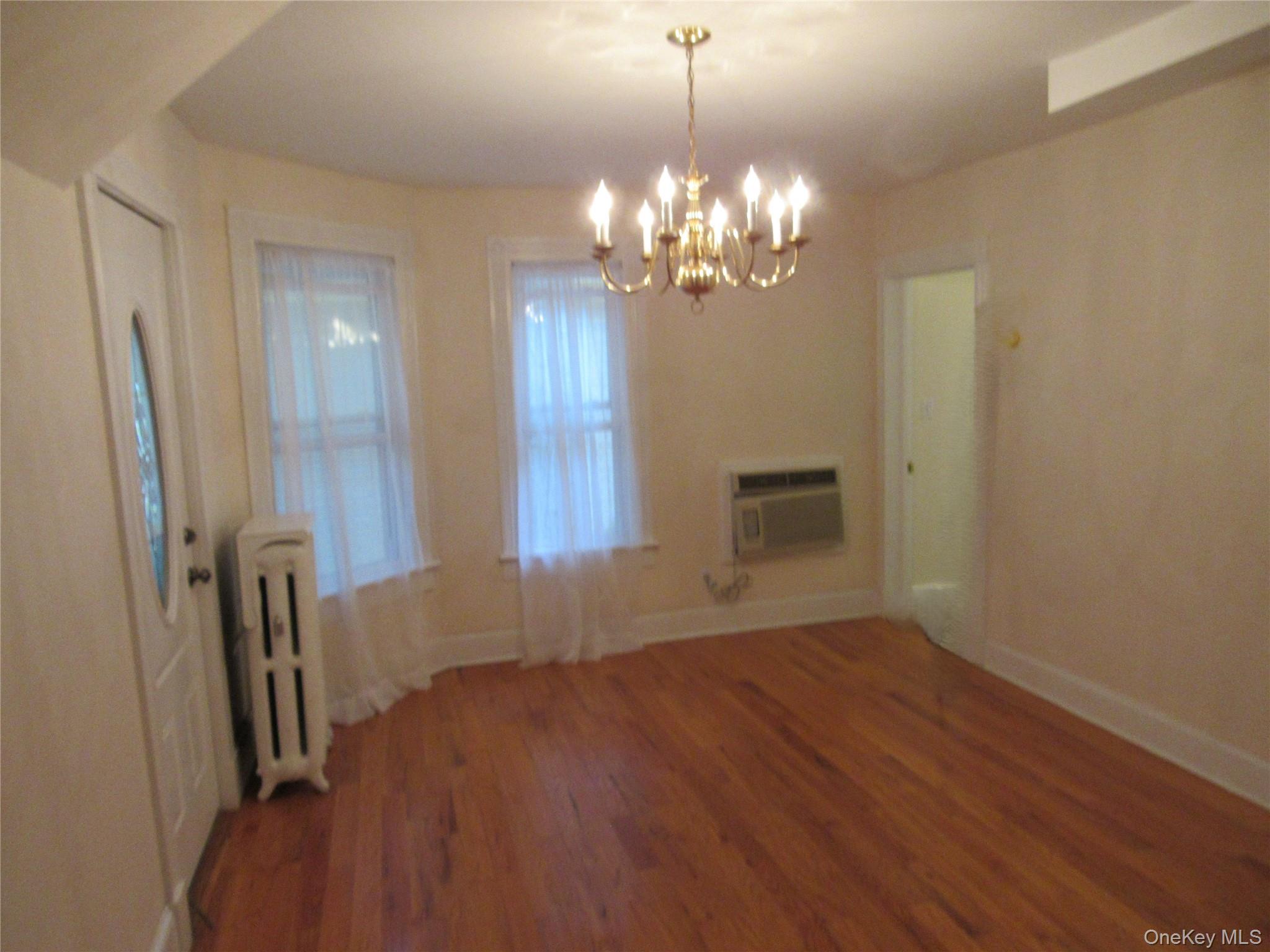 15 Phillips Place – For Rent photo 10