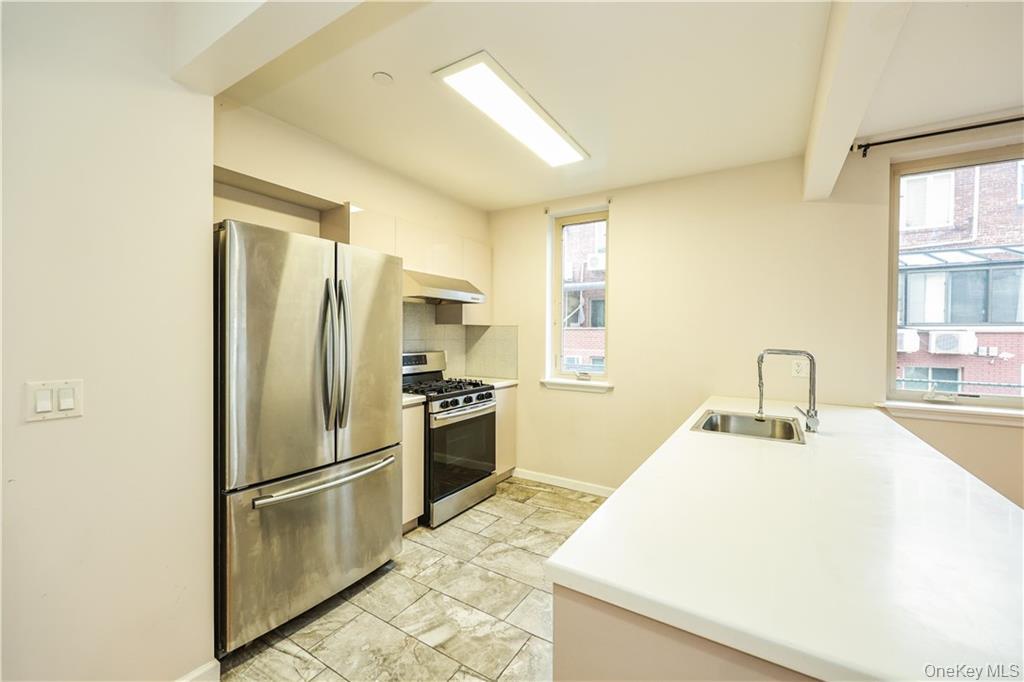 2517 Voorhies Avenue, Unit 1C photo 6