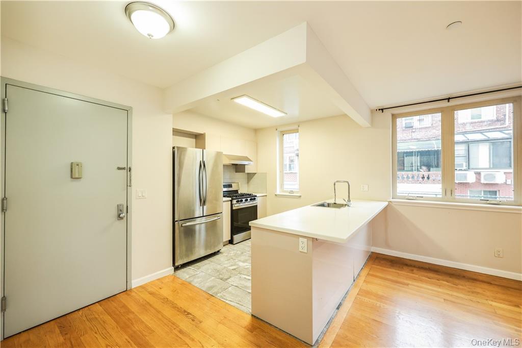 2517 Voorhies Avenue, Unit 1C photo 7