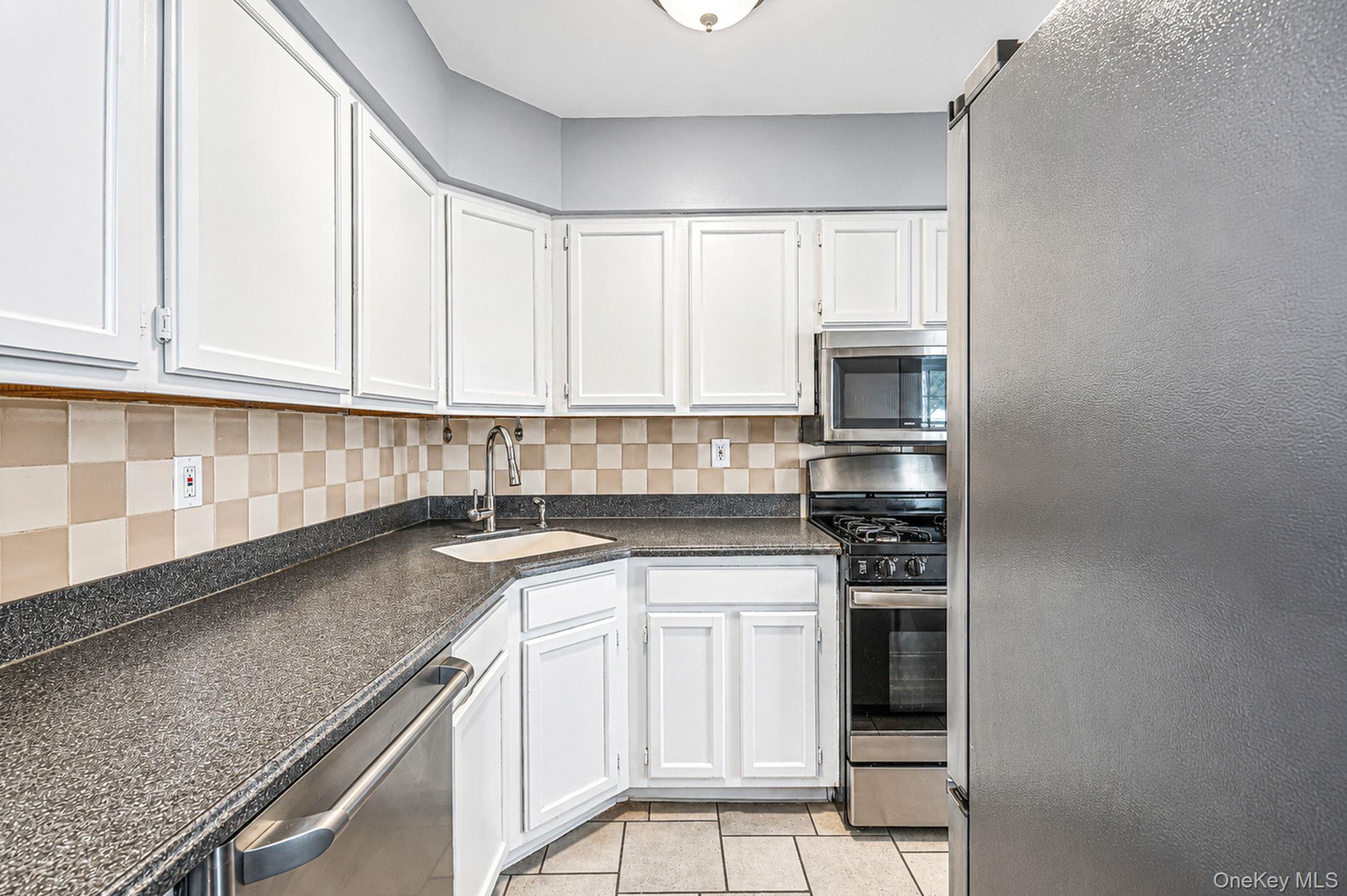 147 Fairview Circle, Unit 147 photo 13