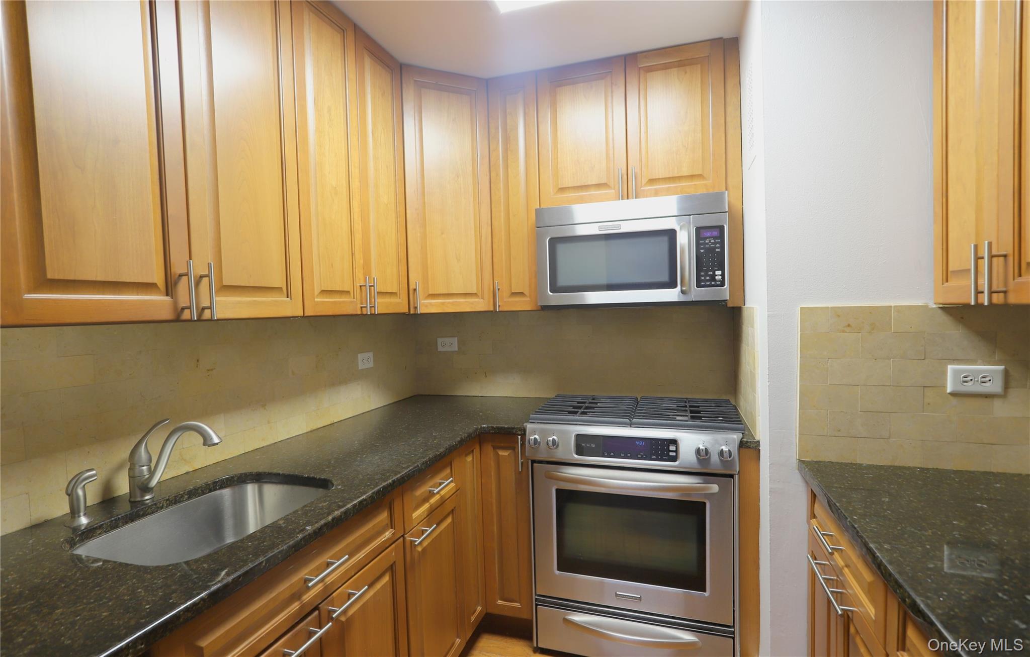 333 Pearl Street, Unit 16-M photo 2