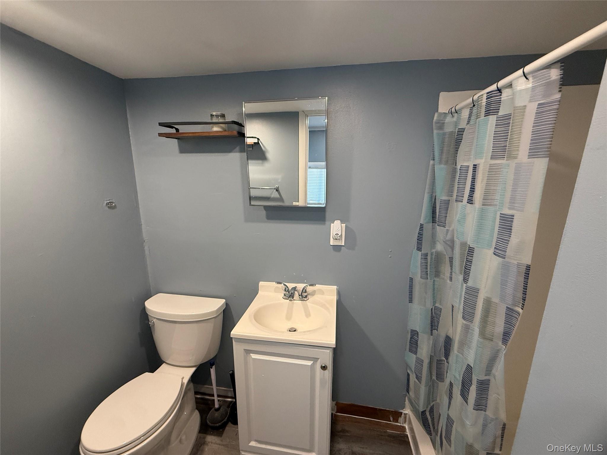 275 Robinson Avenue, Unit B photo 13