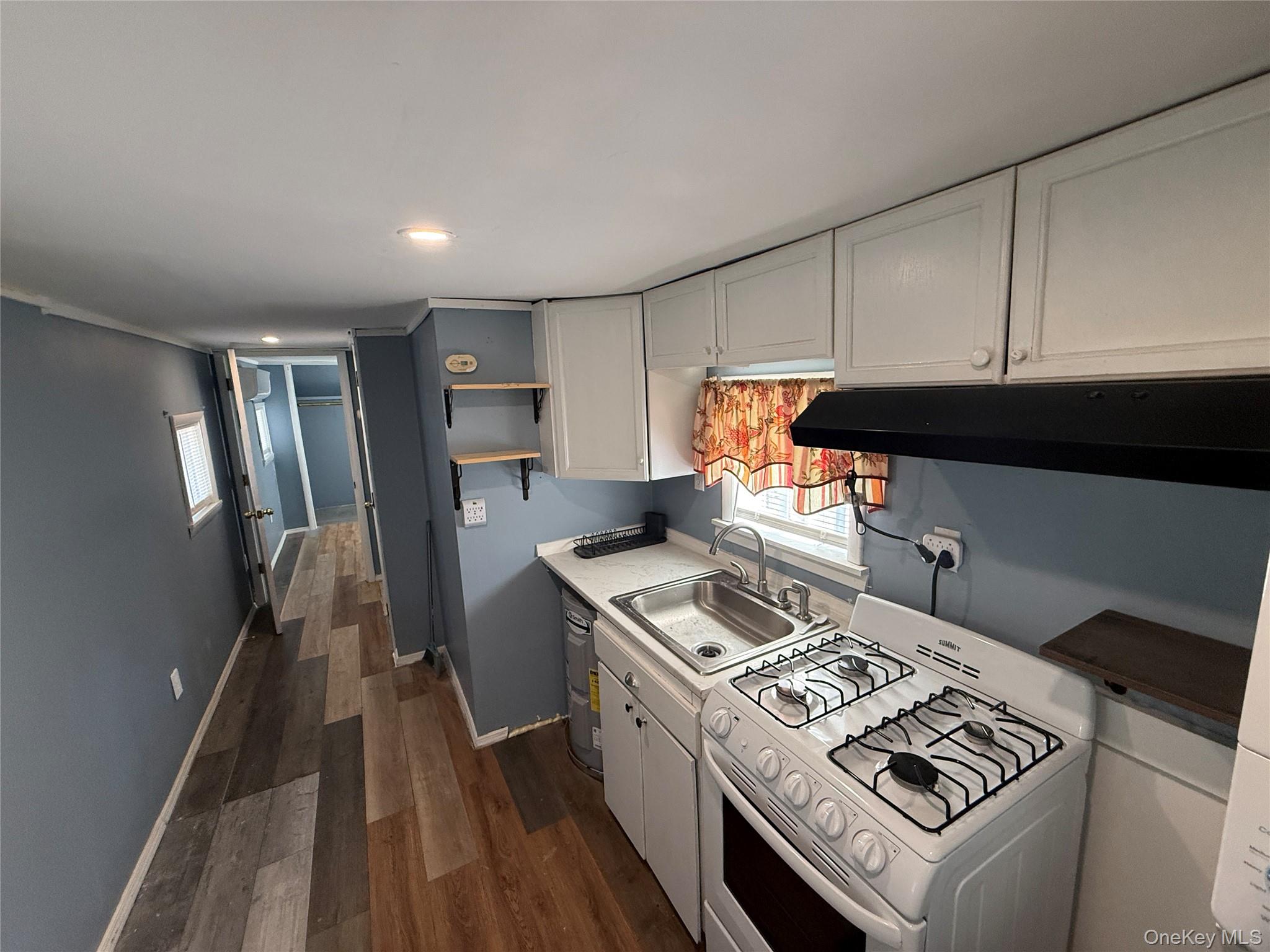 275 Robinson Avenue, Unit B photo 4