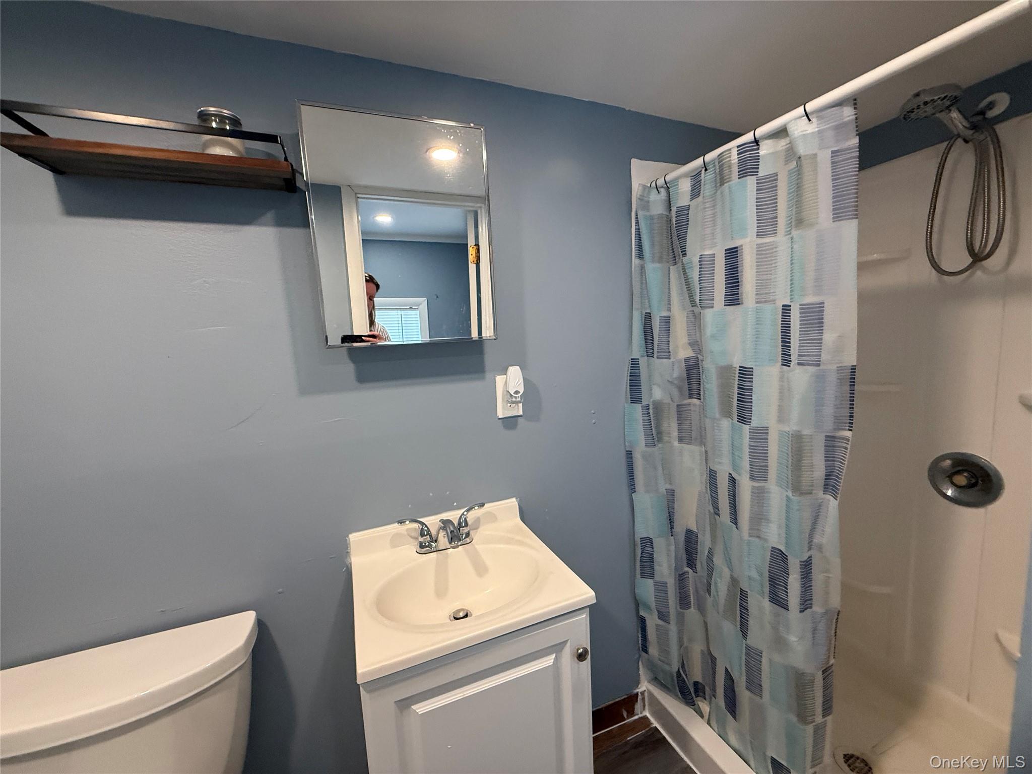 275 Robinson Avenue, Unit B photo 14