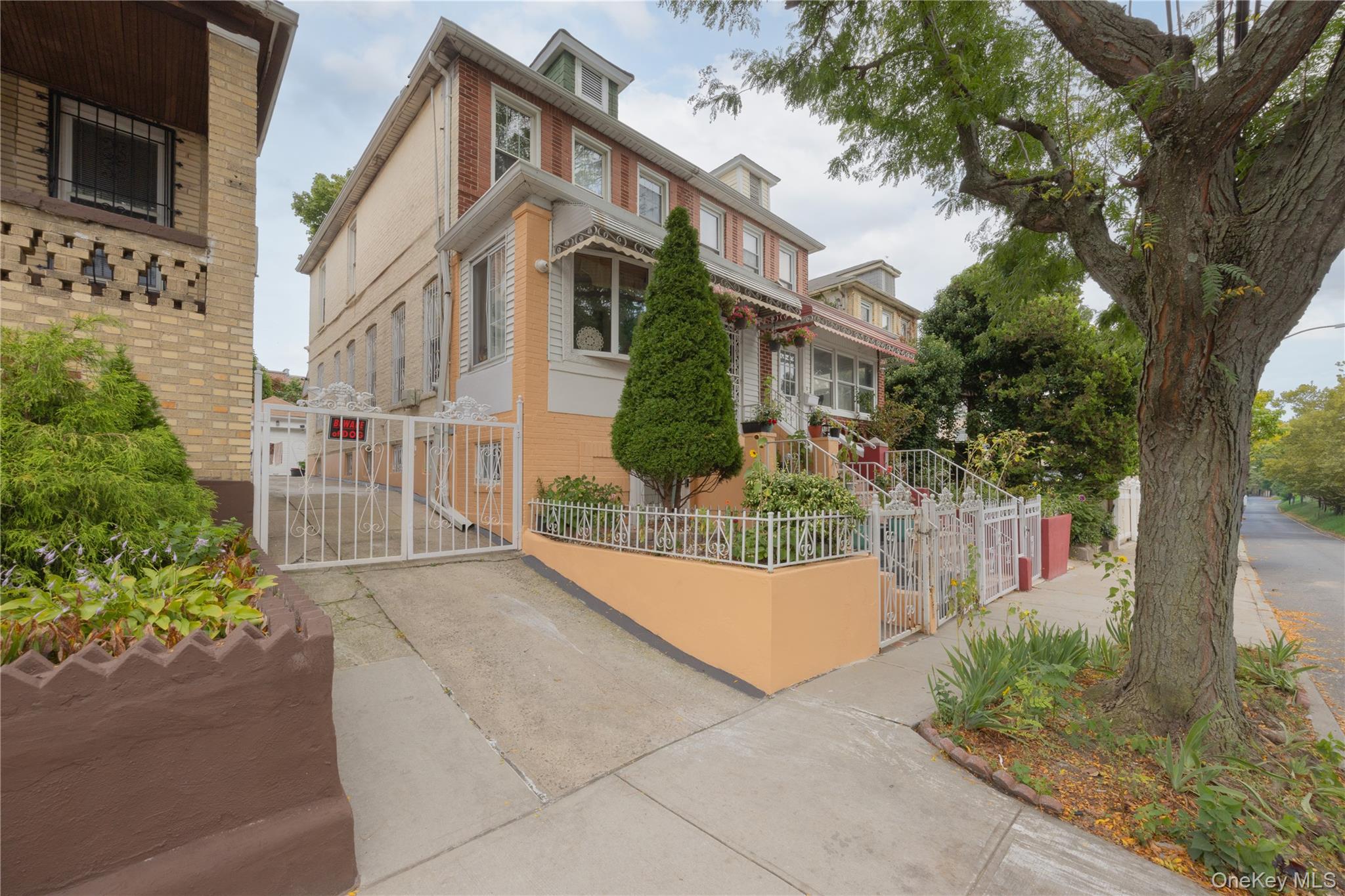 3214 Fenton Avenue – For Sale photo 3