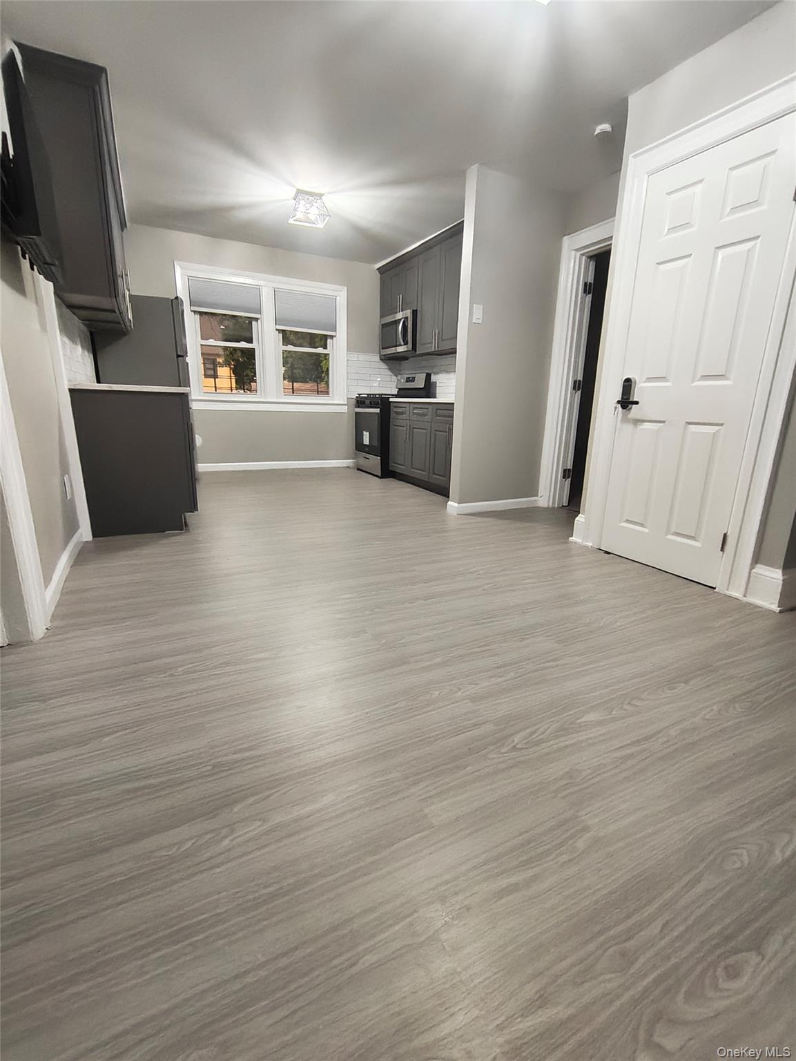 133 Lincoln Avenue, Unit 2nd Flr photo 9