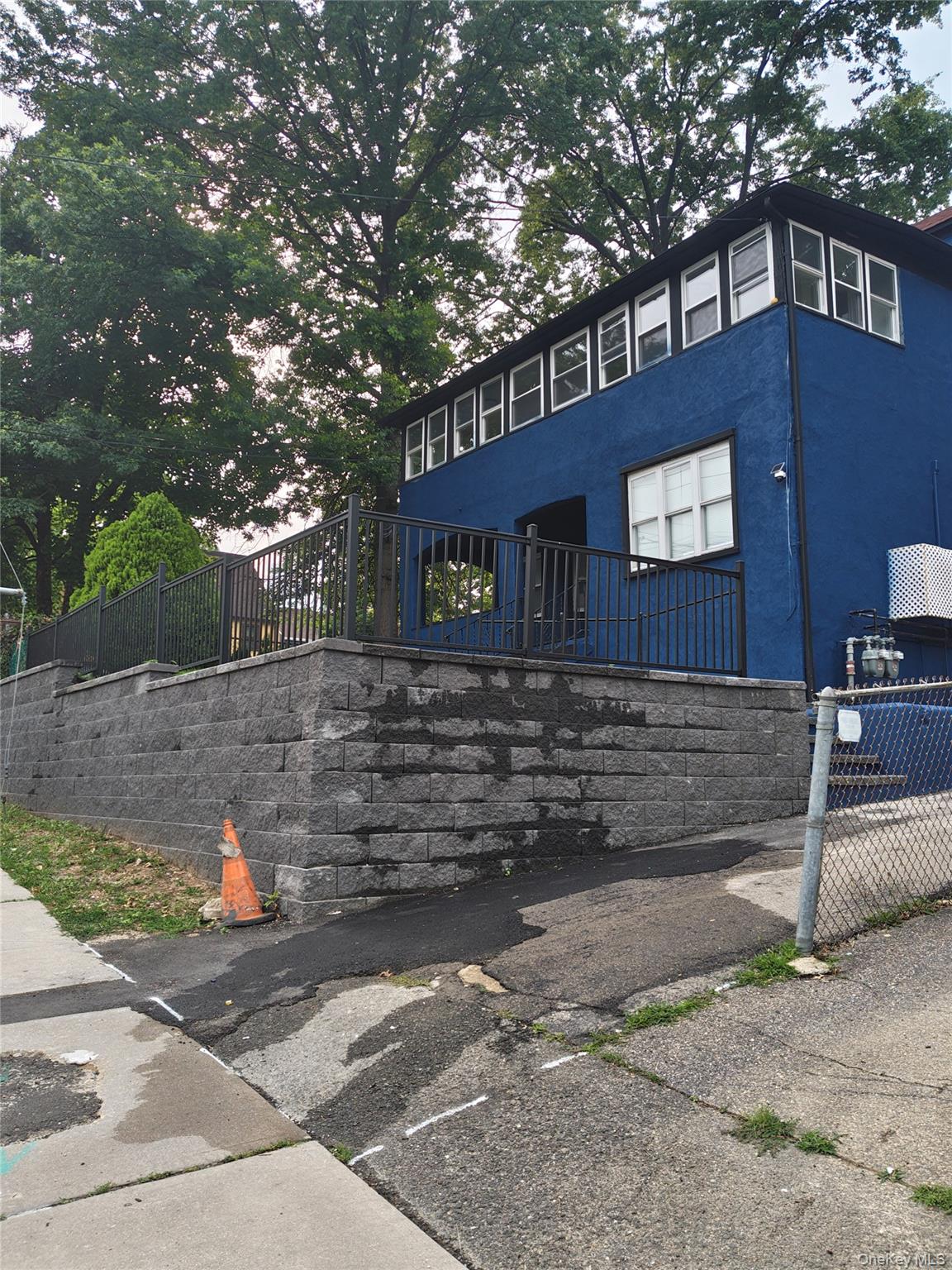 133 Lincoln Avenue, Unit 2nd Flr photo 2