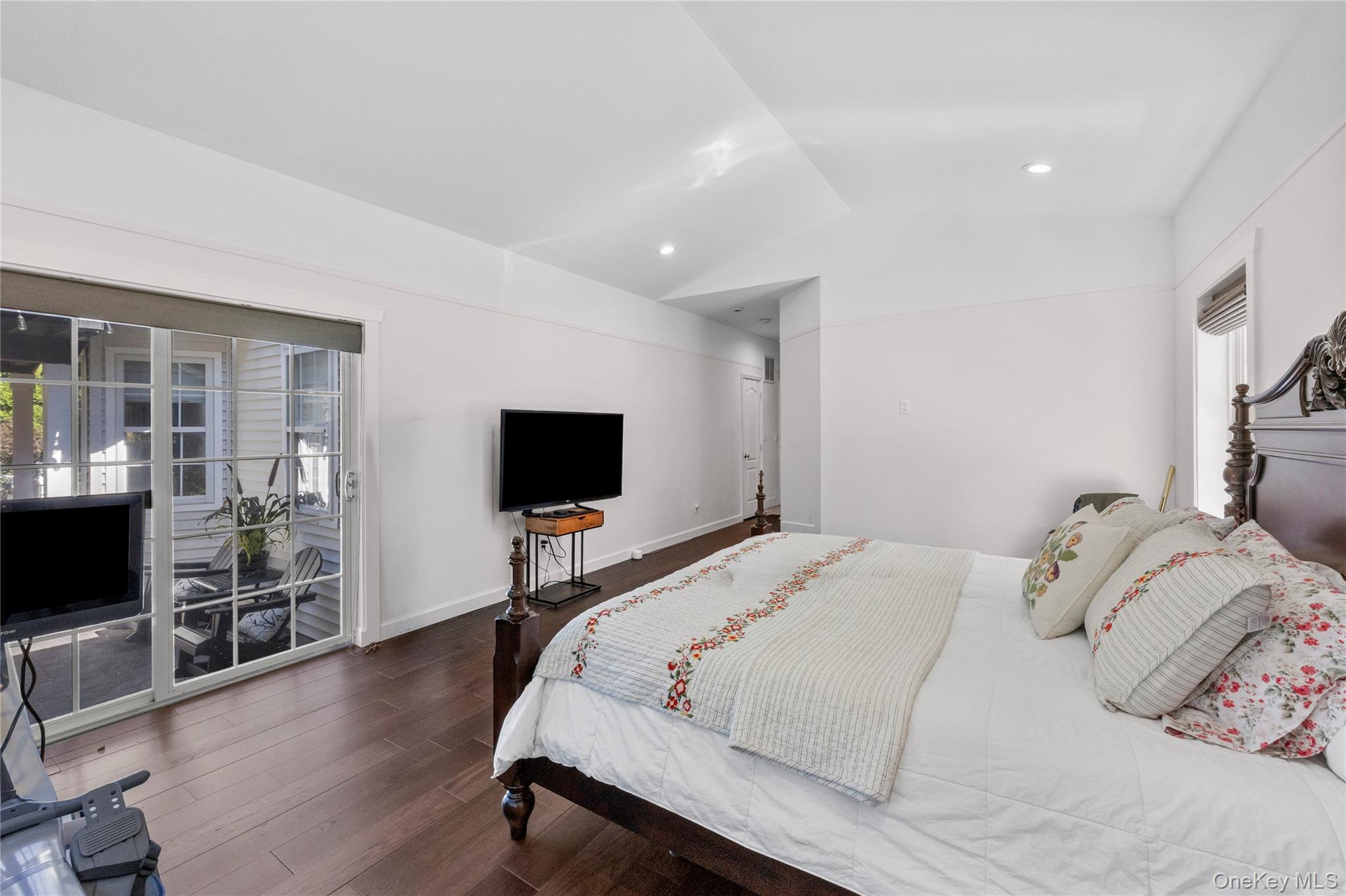 34 Varsity Boulevard – For Sale photo 30