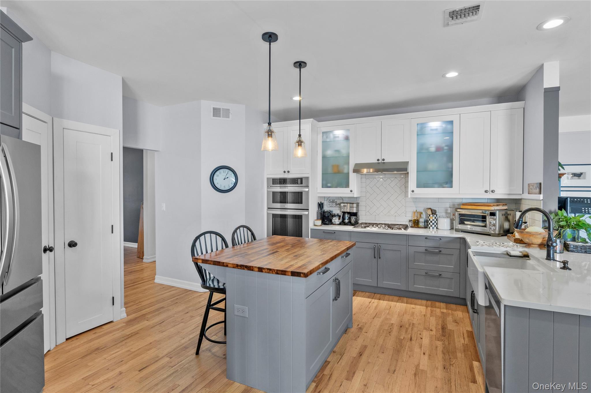 34 Varsity Boulevard – For Sale photo 18