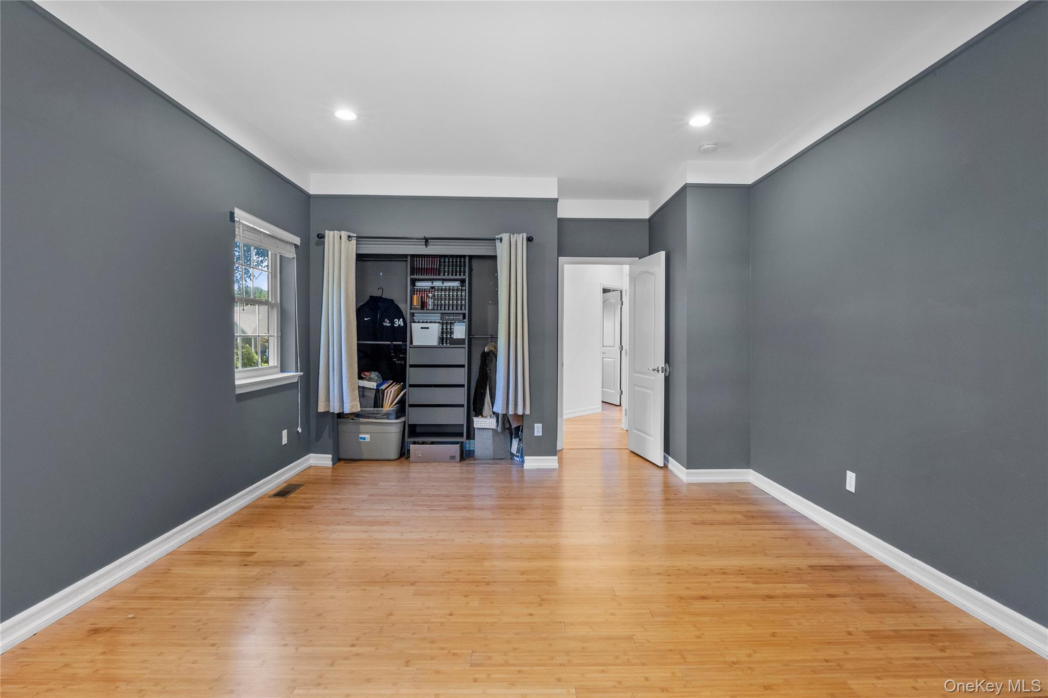 34 Varsity Boulevard – For Sale photo 36