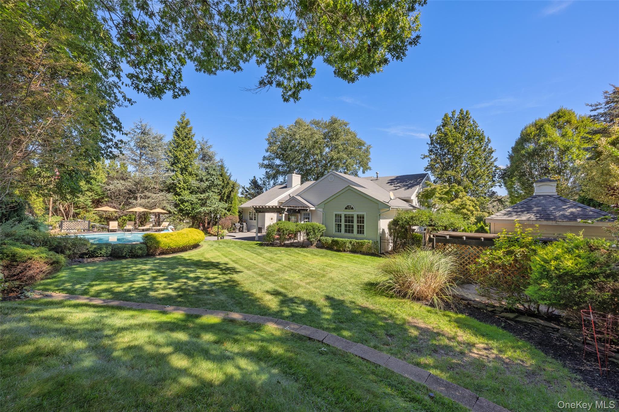 34 Varsity Boulevard – For Sale photo 43