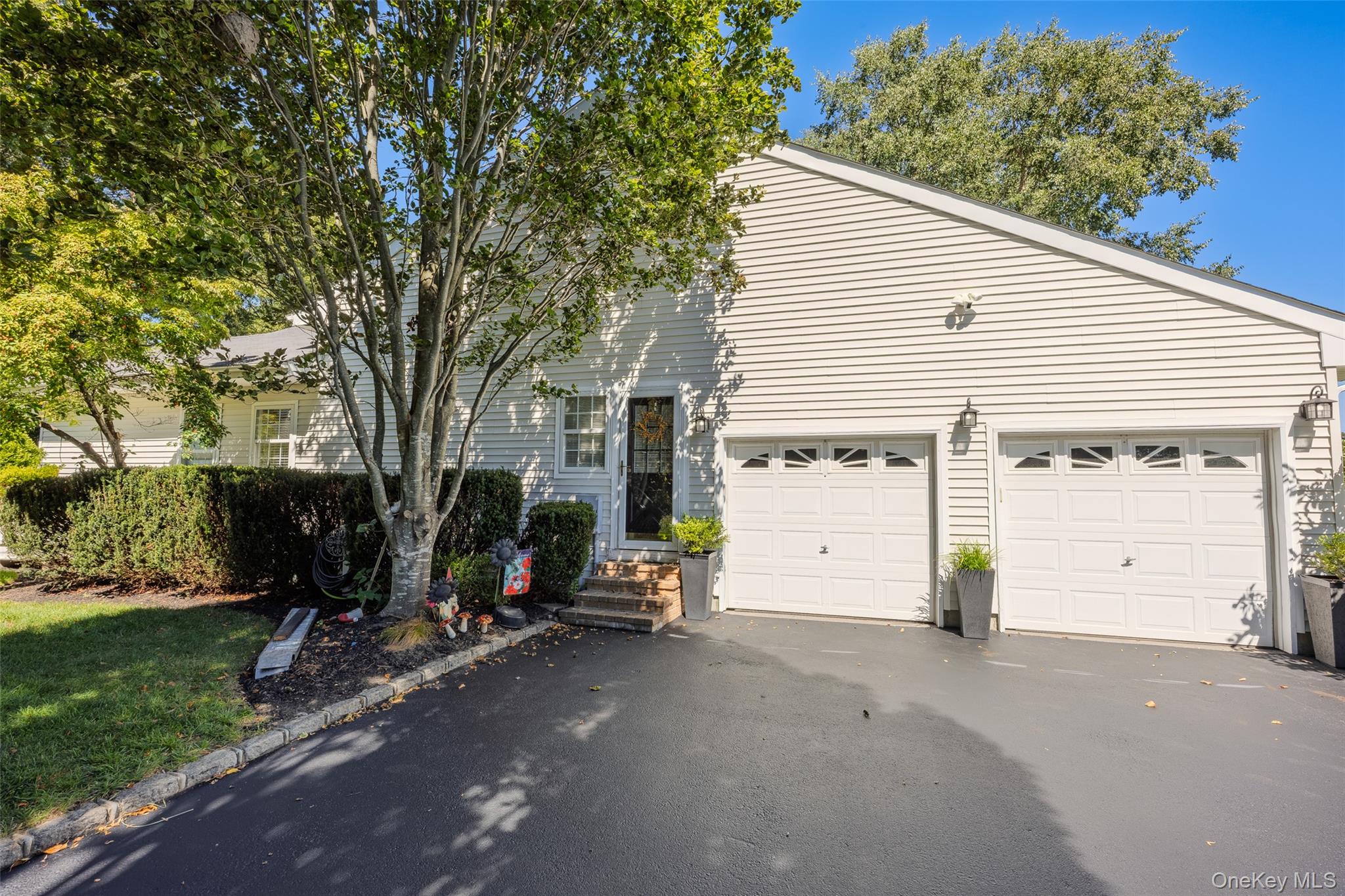34 Varsity Boulevard – For Sale photo 45